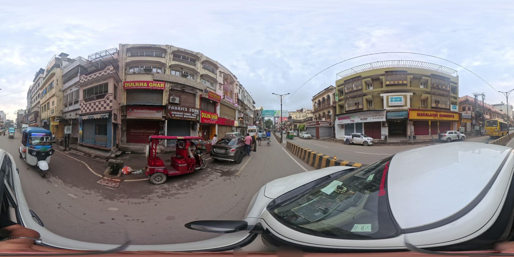 Street view near Ganga Tourist Lodge, Varanasi