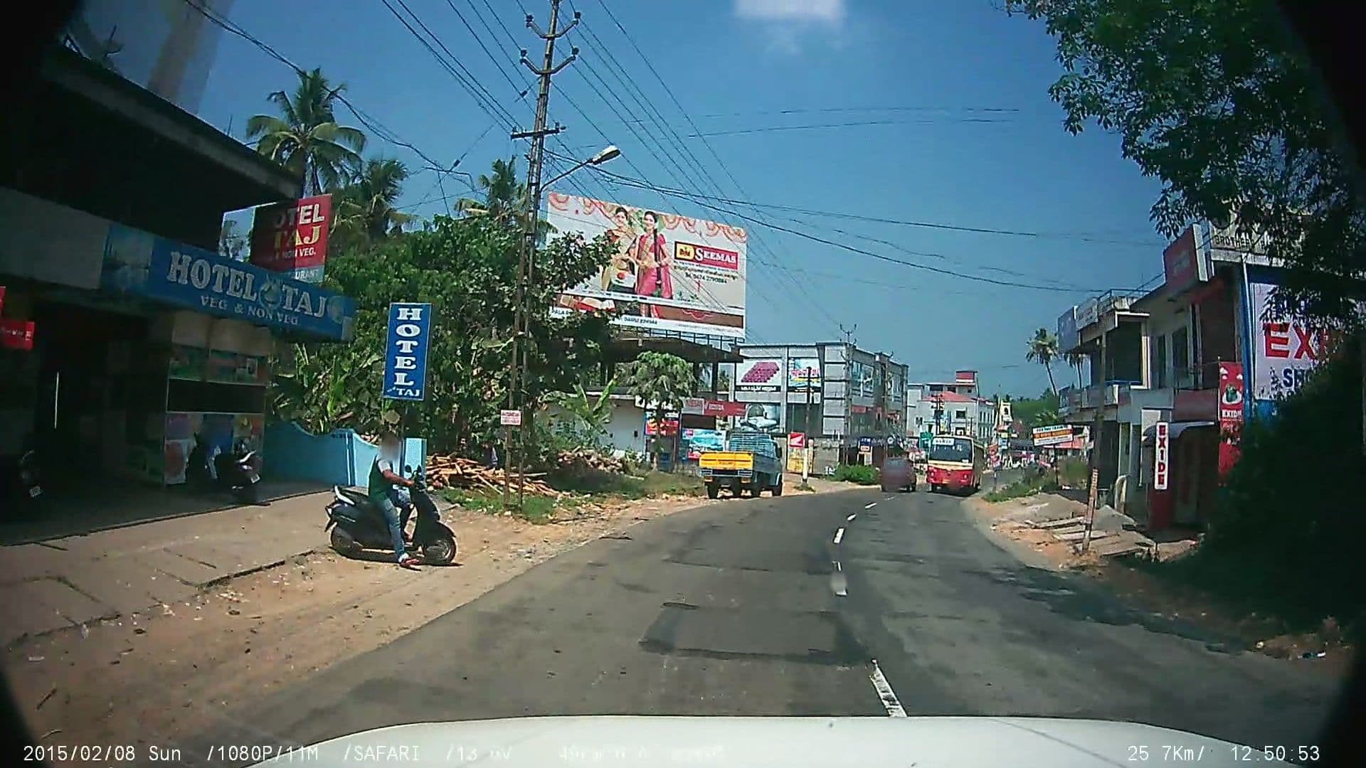 Street view near Hotel New Taj, Piravam — © johnichan (CC BY-SA · Mapillary)