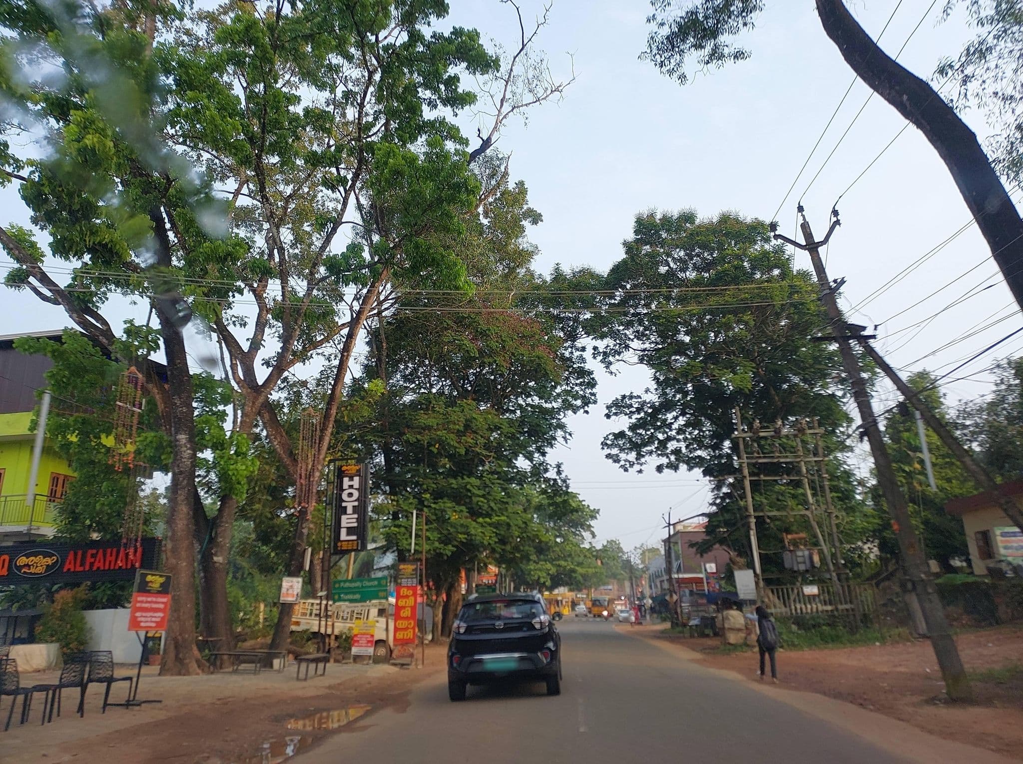 Street view near Mareena Hotel, Puthuppally — © V15 (CC BY-SA · Mapillary)
