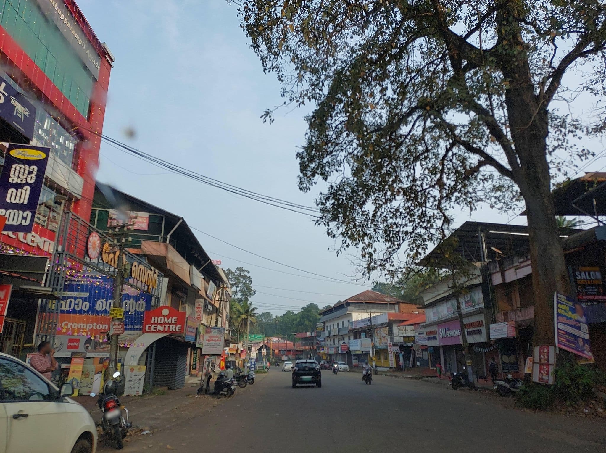 Street view near Econo Lodge, Puthuppally — © V15 (CC BY-SA · Mapillary)