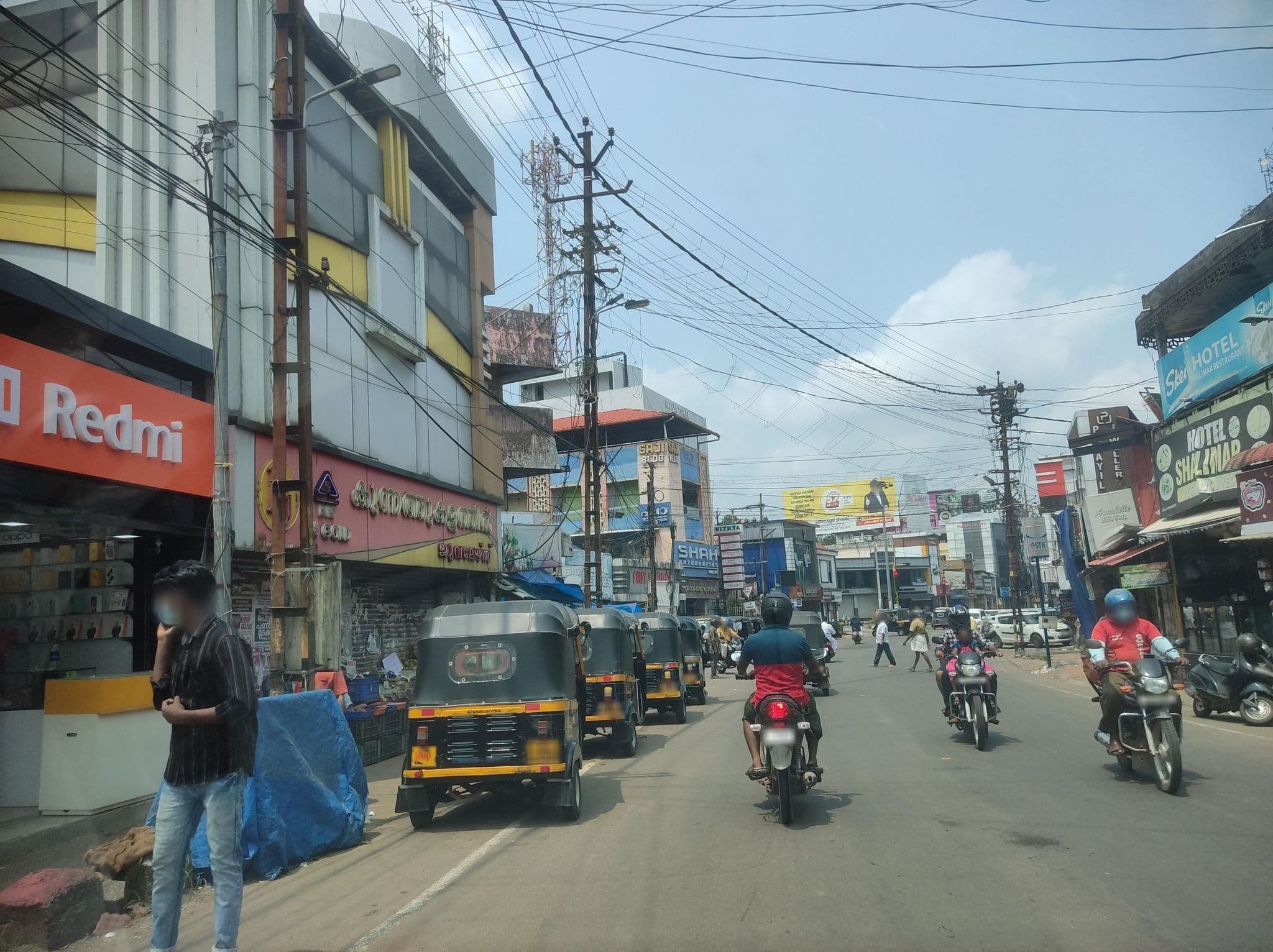 Street view near Hotel Shalimar, Changanācheri — © V15 (CC BY-SA · Mapillary)