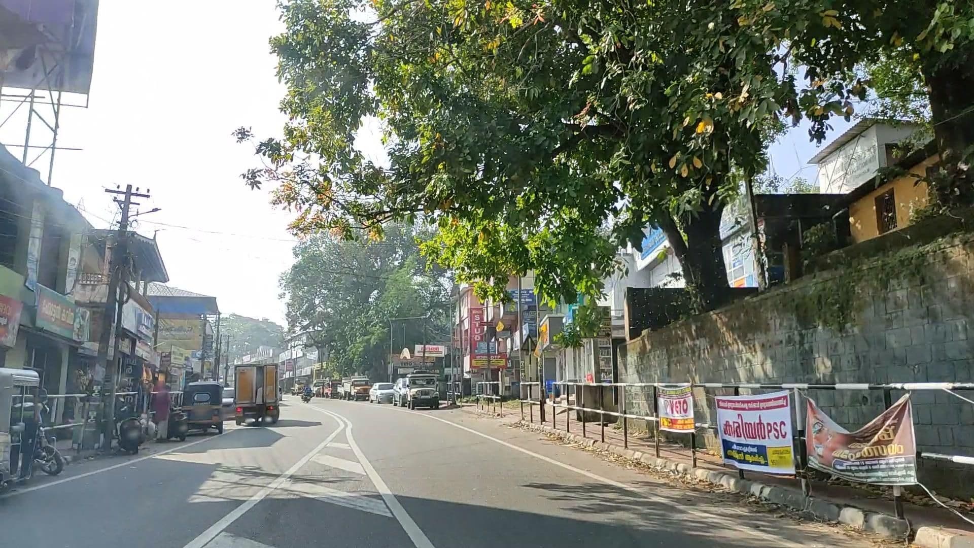 Street view near Kavitha Hotel, Adichānallūr — © V15 (CC BY-SA · Mapillary)