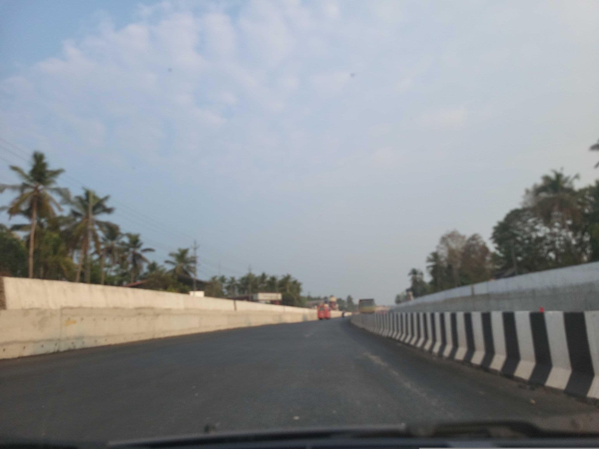 Street view near kerala hotel, Cheruthazham — © jothishbabu (CC BY-SA · Mapillary)