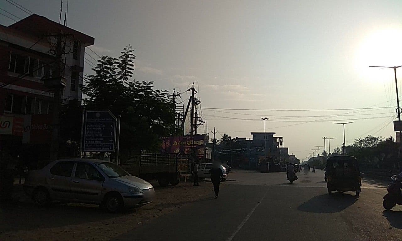 Street view near Apsara Boarding and Lodging Hotel, Machilīpatnam — © natarajakaveeti (CC BY-SA · Mapillary)