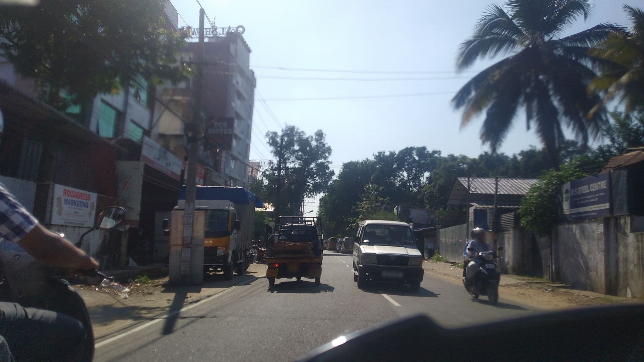 Street view near TCS Suites, Cheranellūr — © jothishbabu (CC BY-SA · Mapillary)