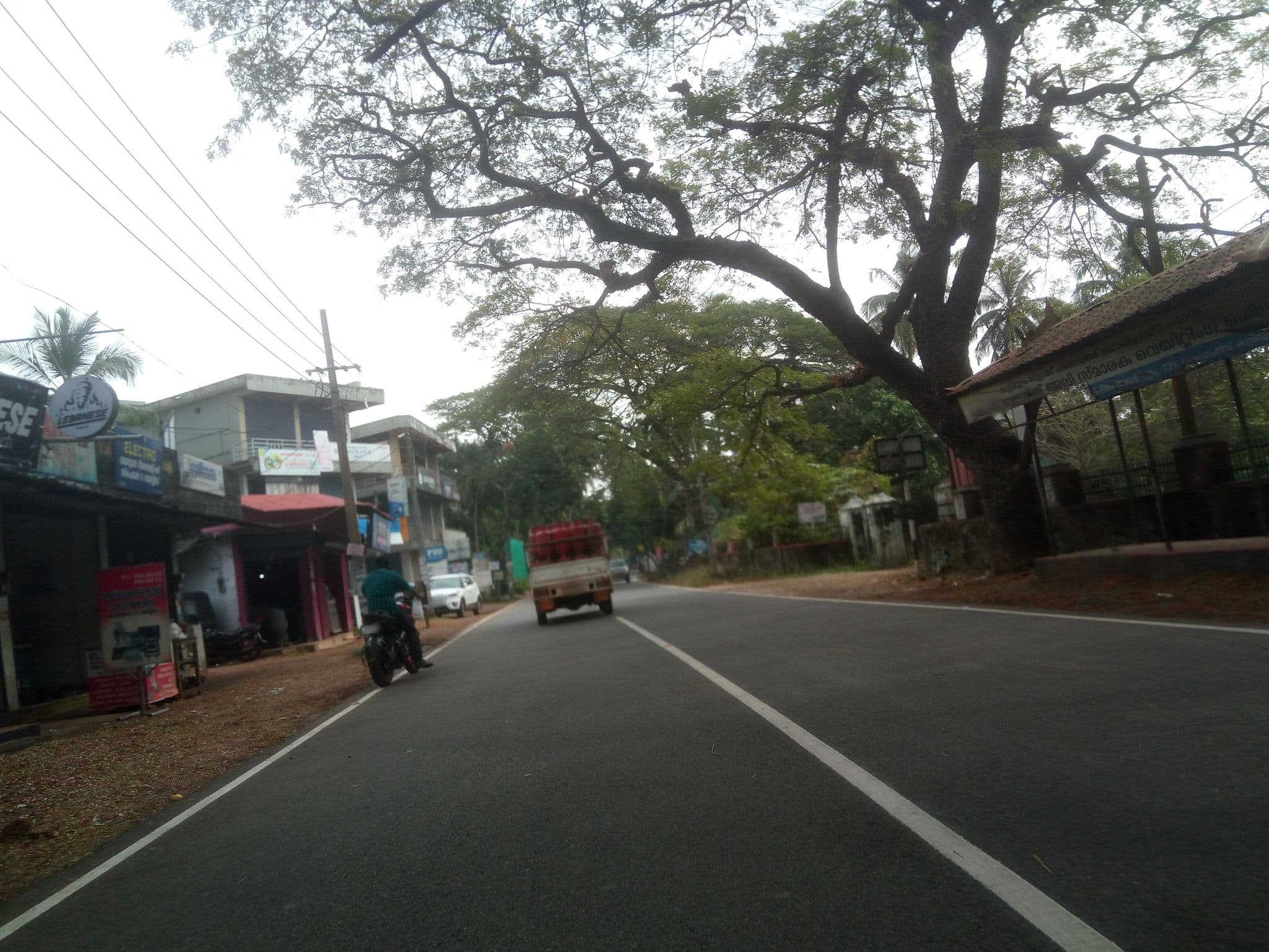 Street view near hotel sadhanand, Kuttippuram — © manojbright (CC BY-SA · Mapillary)