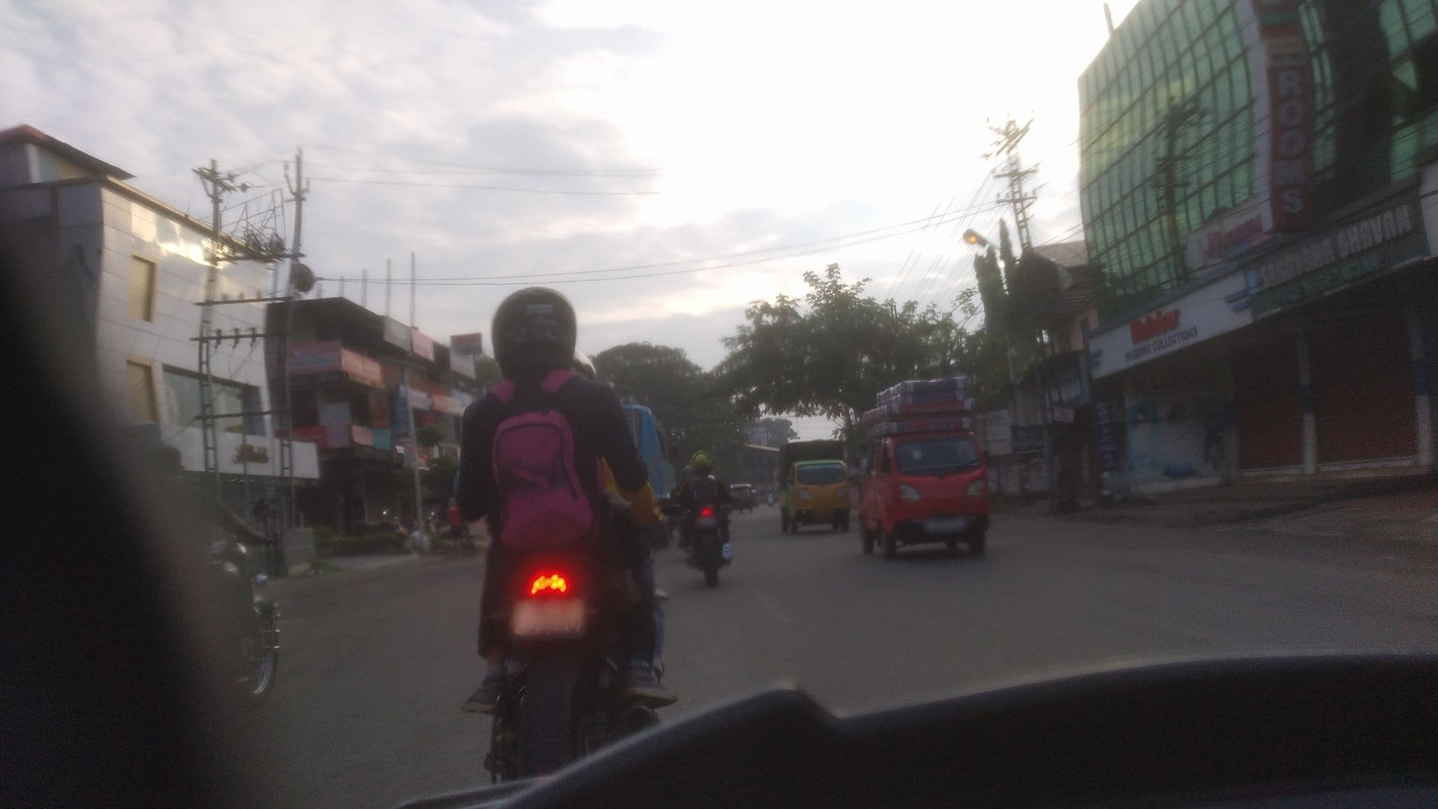 Street view near al thamar, Perumpāvūr — © jothishbabu (CC BY-SA · Mapillary)