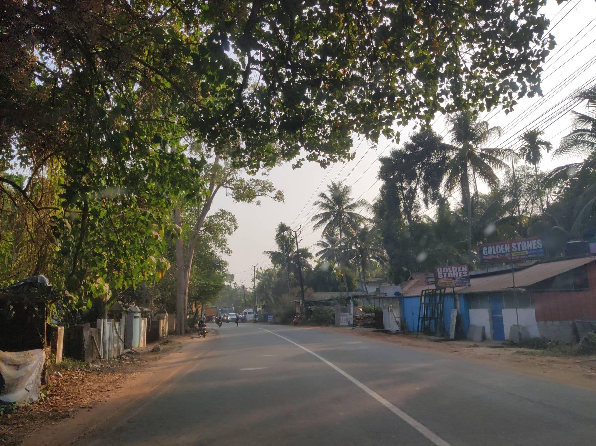 Street view near KR HOTEL & Thattukada വീട്ടിലെ ഊണ്, Vaikam — © Gannu03 (CC BY-SA · Mapillary)
