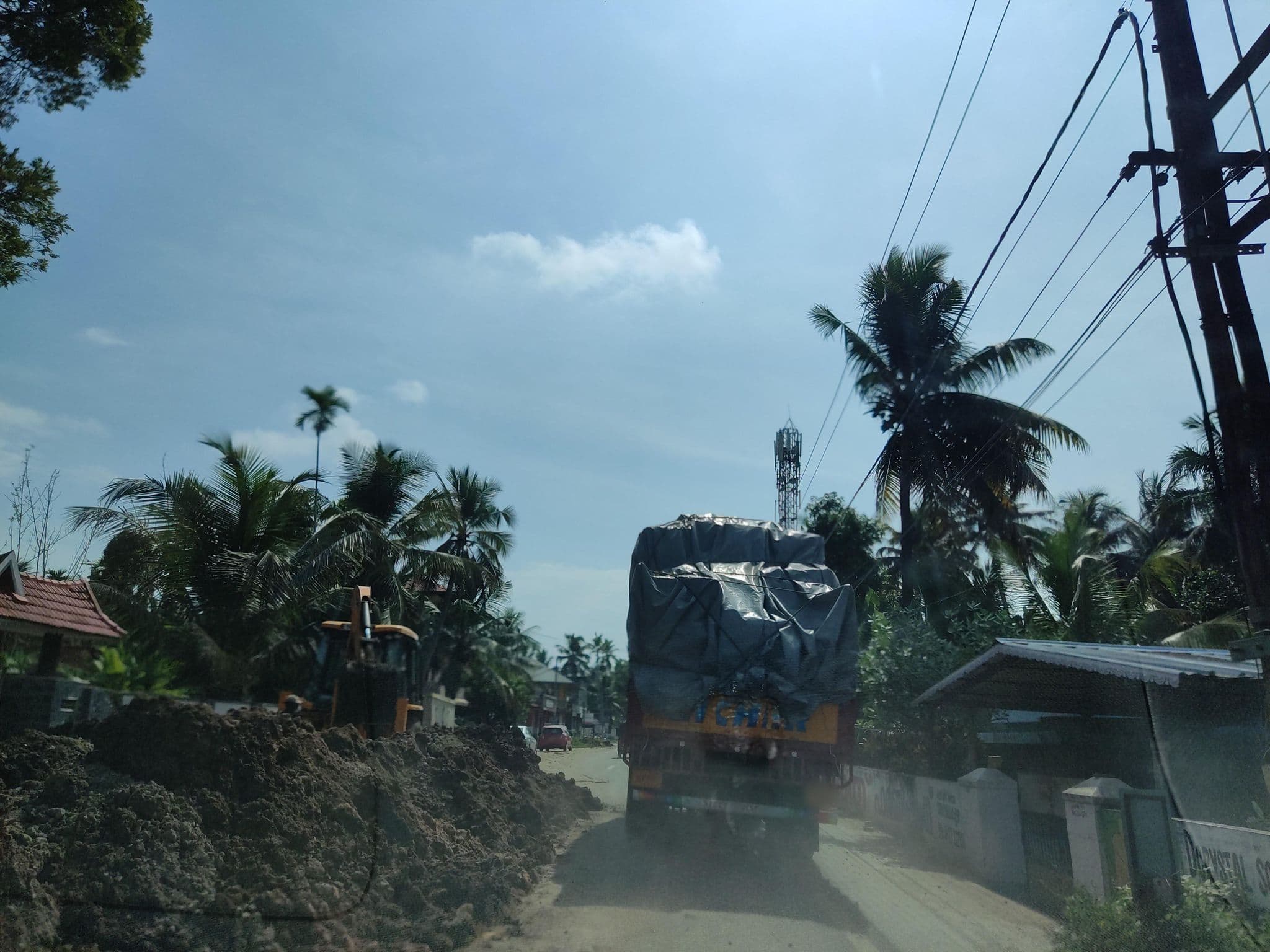 Street view near Venuchettante Kada Fast food & Restaurent, Kunnumma — © V15 (CC BY-SA · Mapillary)