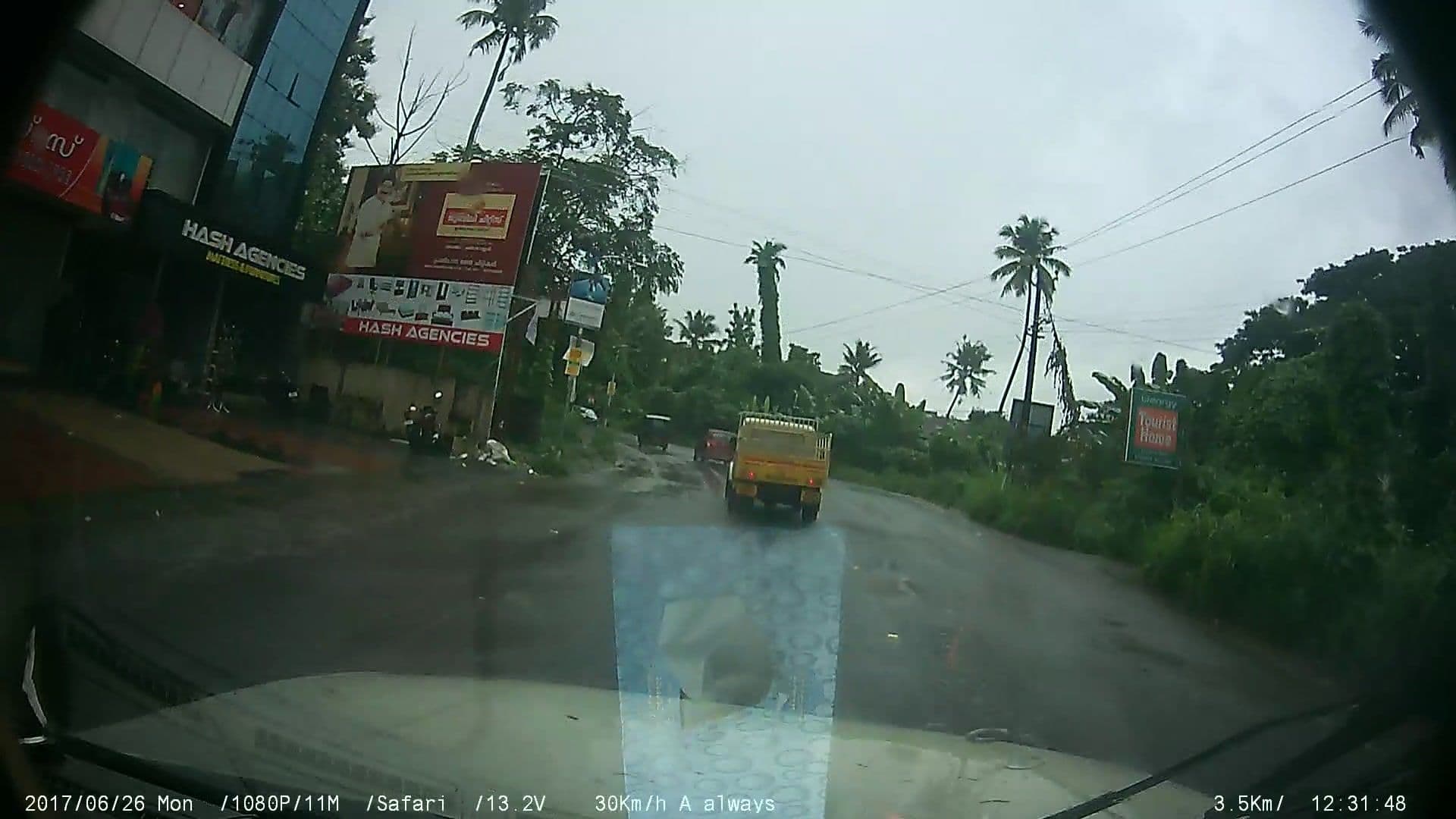 Street view near Georgy Lodge, Changanācheri — © johnichan (CC BY-SA · Mapillary)