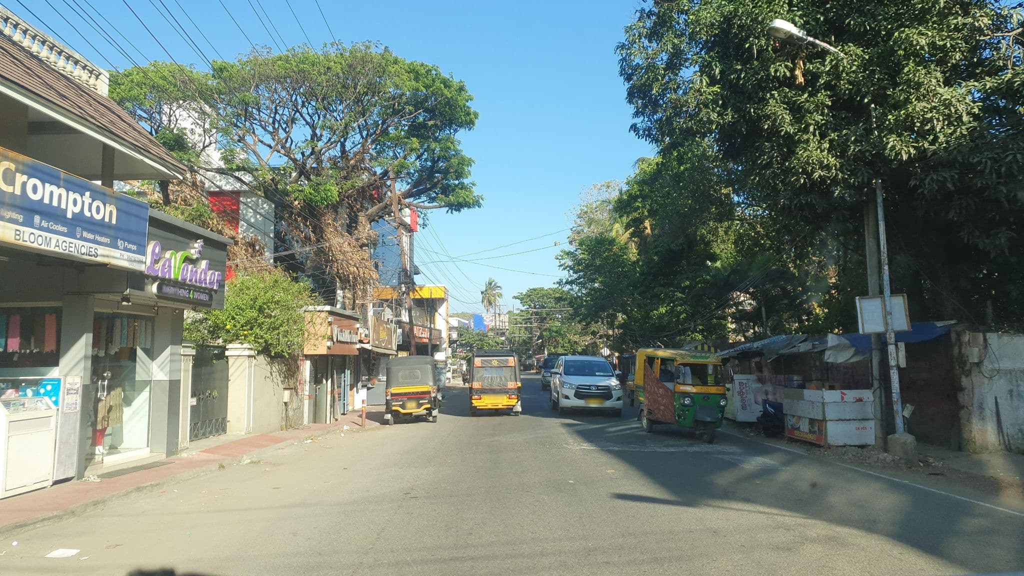Street view near Abad westwood, Kochi — © nmldvn04 (CC BY-SA · Mapillary)
