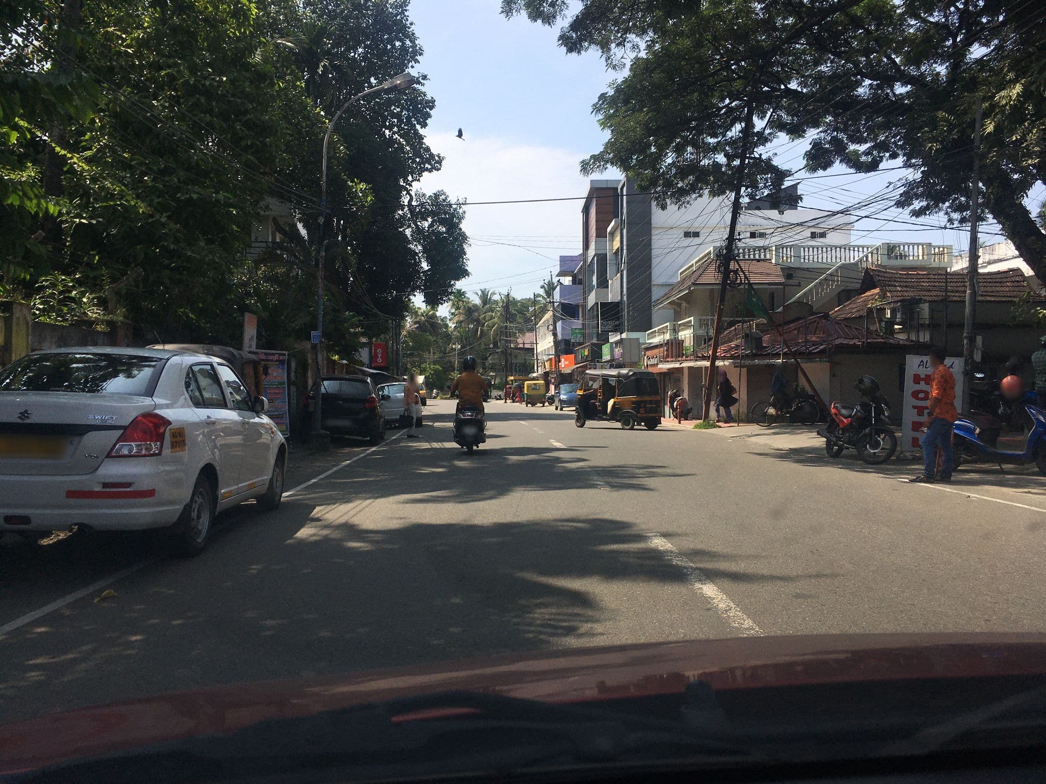 Street view near Al Zafir, Kochi — © livableurbanism (CC BY-SA · Mapillary)