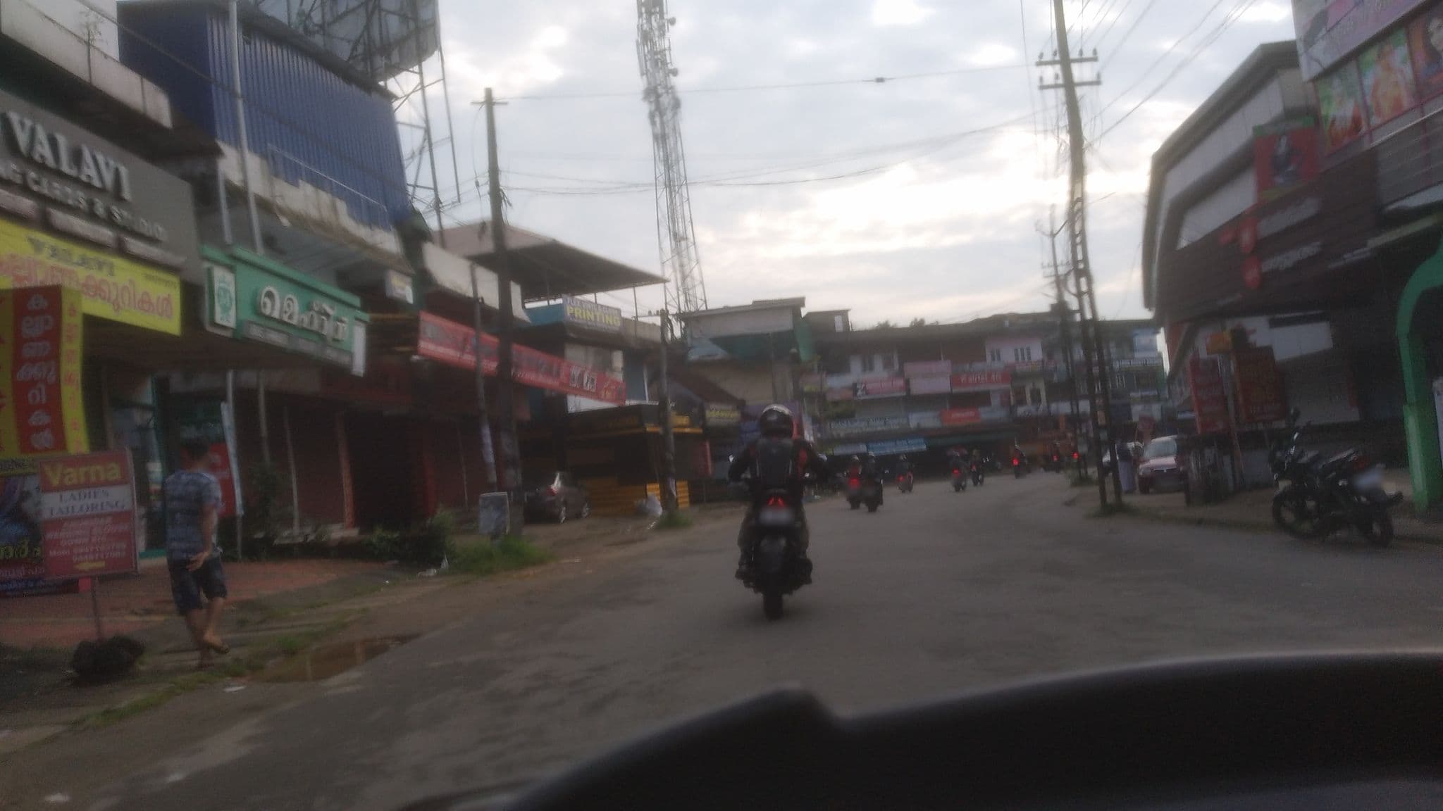 Street view near Chic Chic, Kotamangalam — © jothishbabu (CC BY-SA · Mapillary)