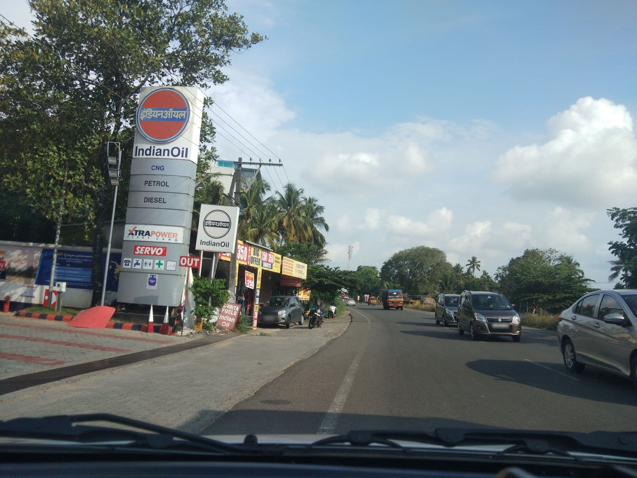 Street view near Al sabha Lodge, Cheranellūr — © V15 (CC BY-SA · Mapillary)