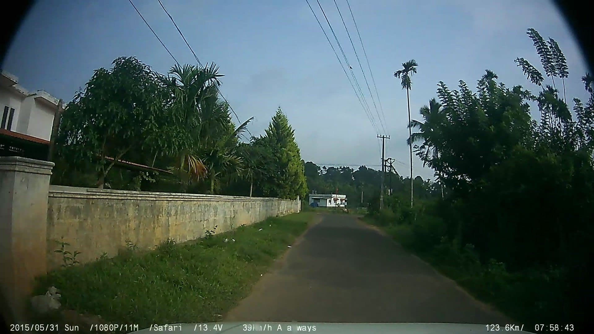Street view near Dew Drops, Kalpatta — © johnichan (CC BY-SA · Mapillary)