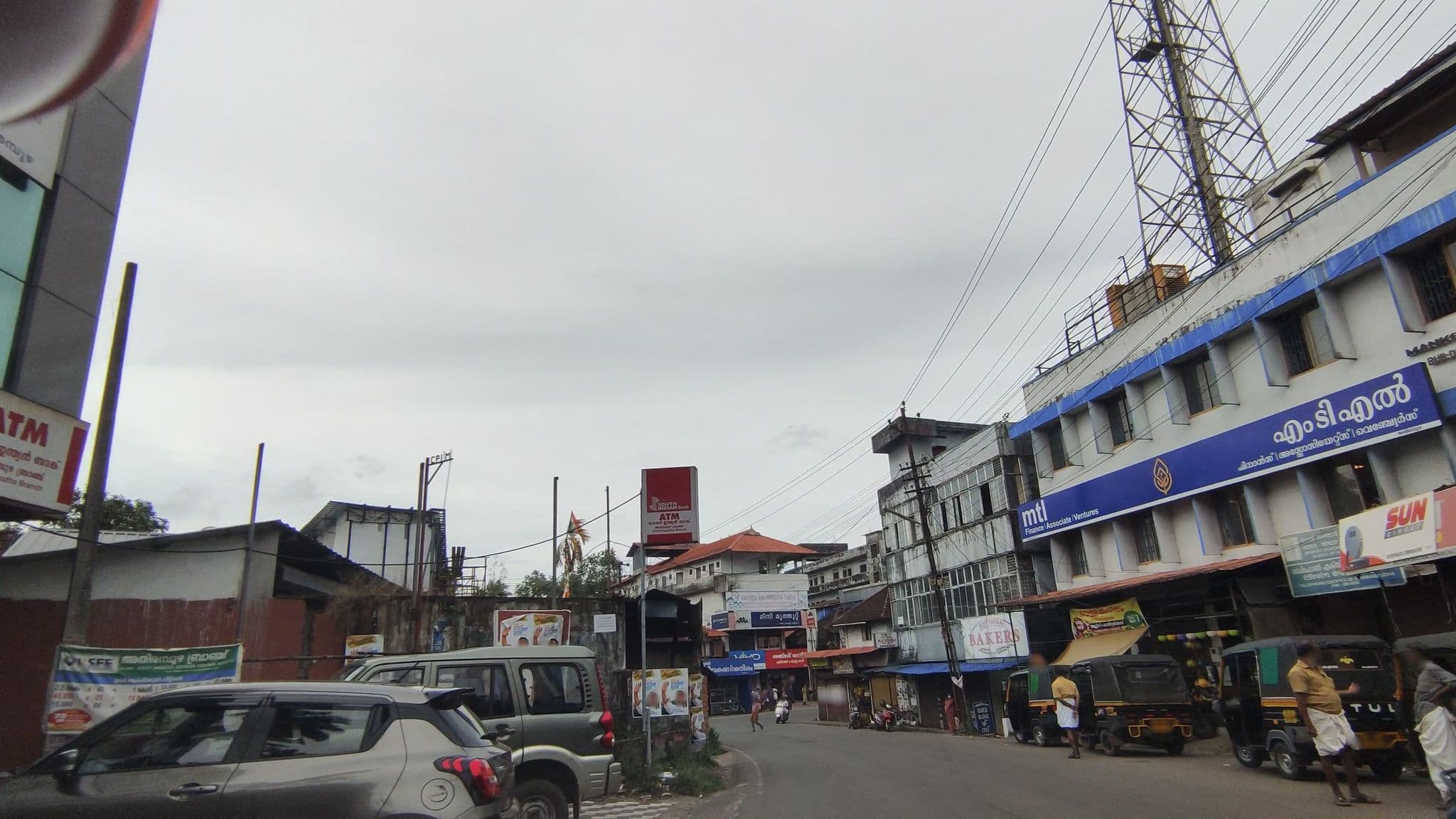Street view near Hotel Joyees, Ettumānūr — © V15 (CC BY-SA · Mapillary)