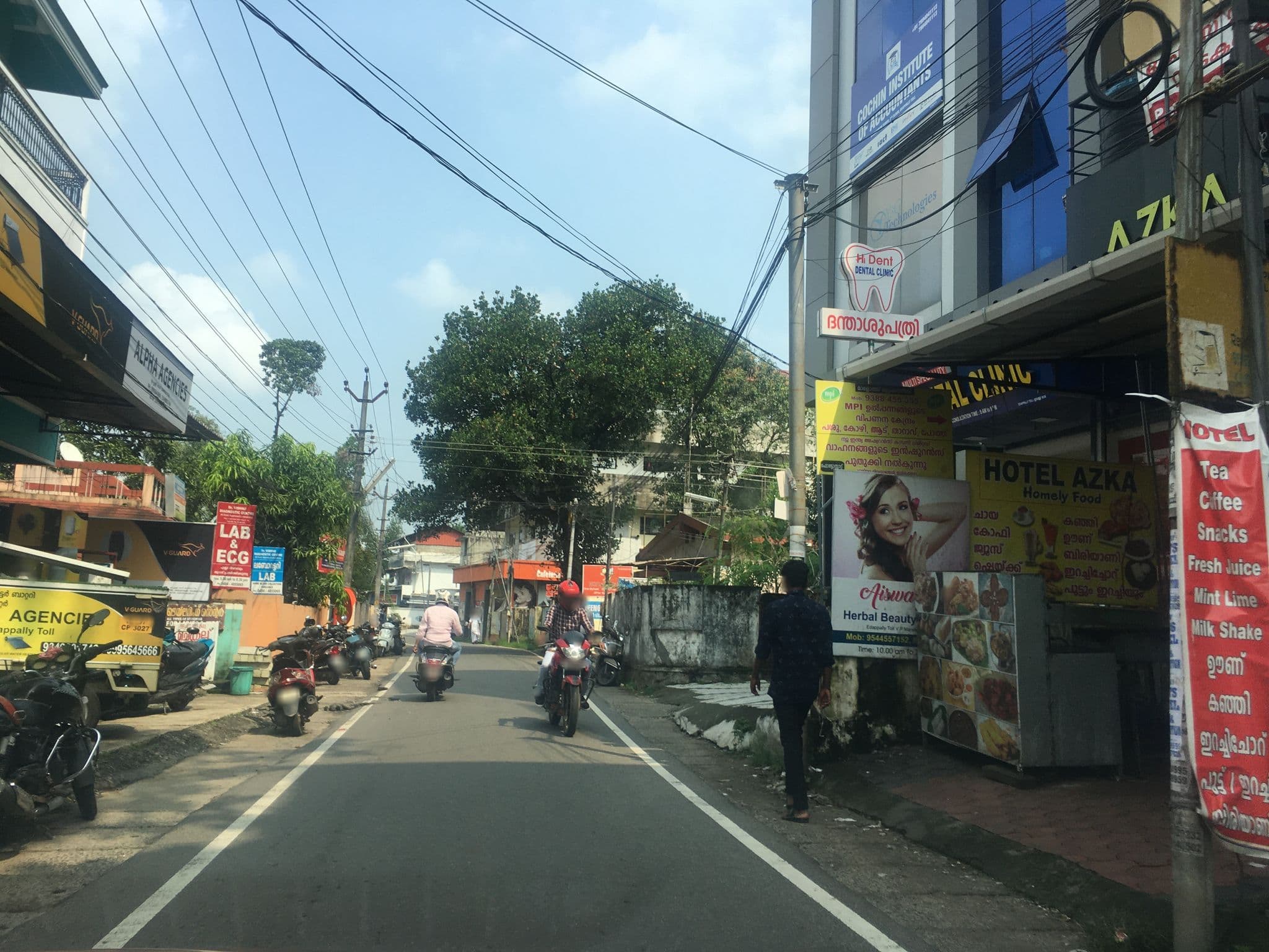 Street view near Sharon, Vazhakkala — © livableurbanism (CC BY-SA · Mapillary)