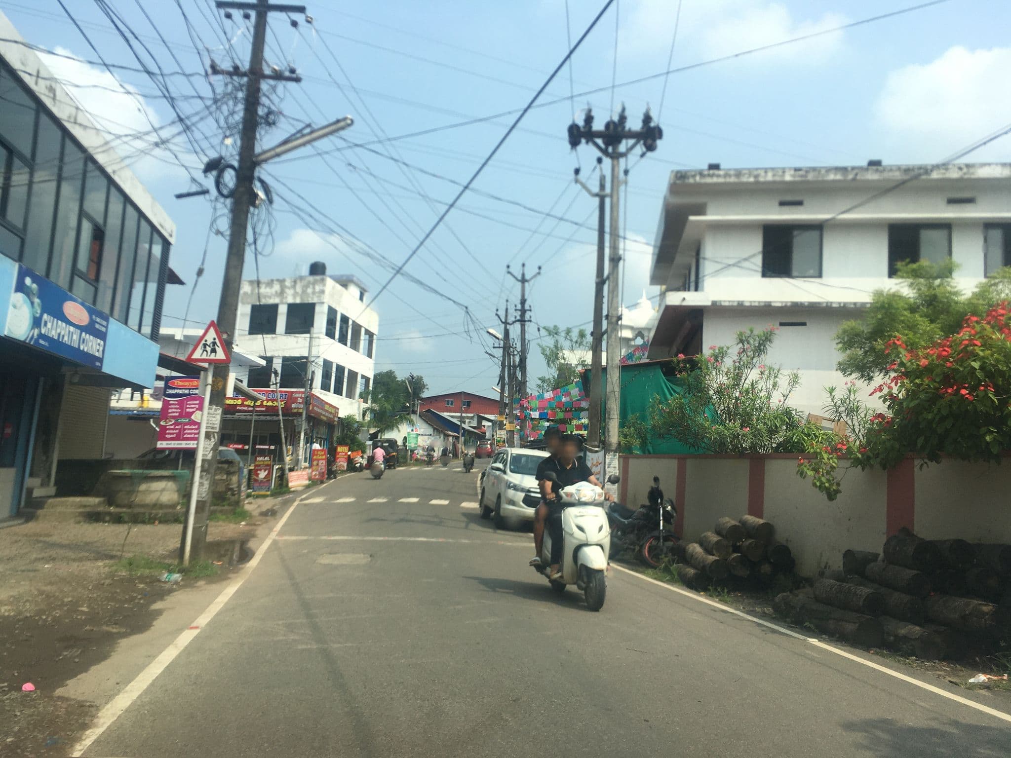 Street view near Thwayyibs Chappathi Corner, Cheranellūr — © livableurbanism (CC BY-SA · Mapillary)