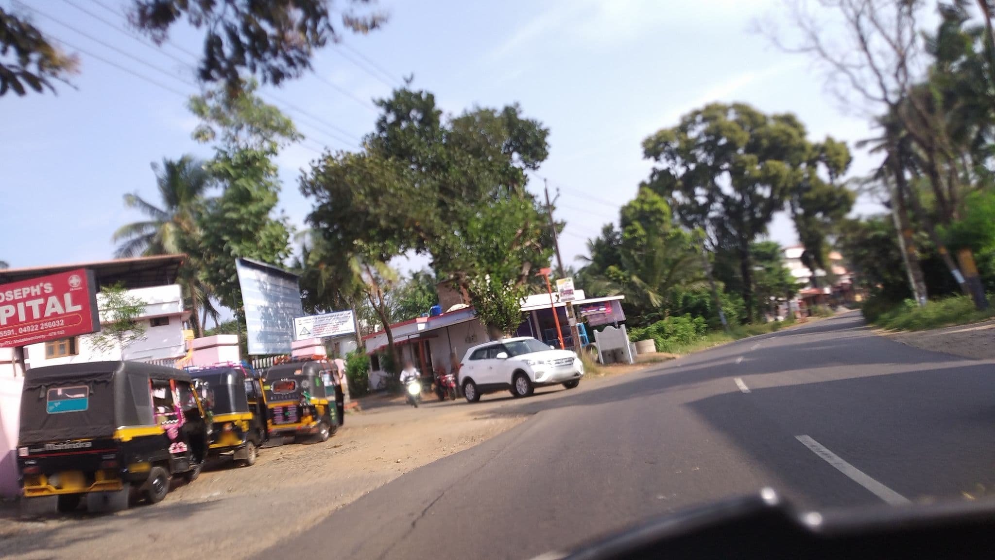 Street view near Hotel Durga, Alattūr — © jothishbabu (CC BY-SA · Mapillary)
