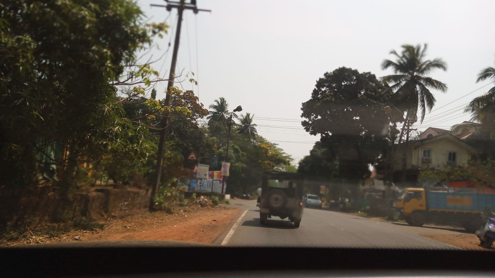 Street view near Aslinda ghor, Chinchinim — © pradeepbv (CC BY-SA · Mapillary)