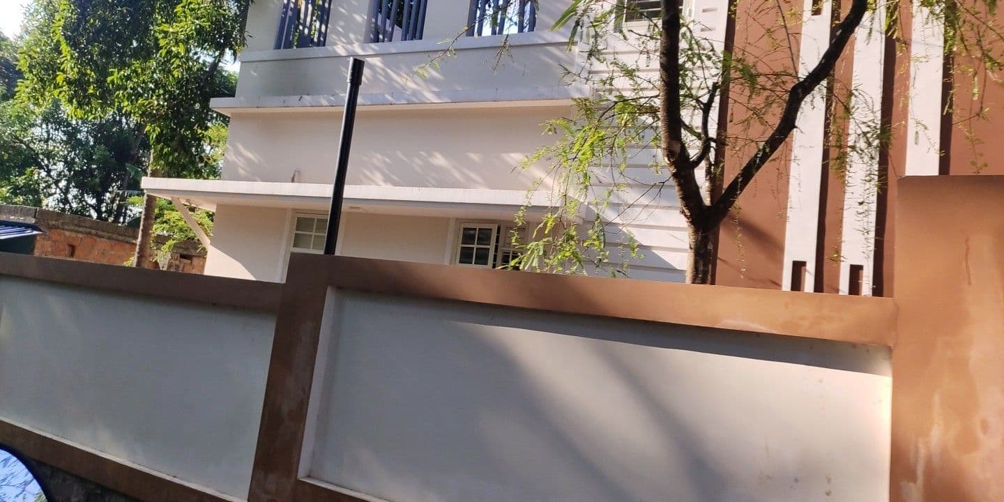 Street view near Safa Hotel, Mannārakkāt — © renukatr (CC BY-SA · Mapillary)