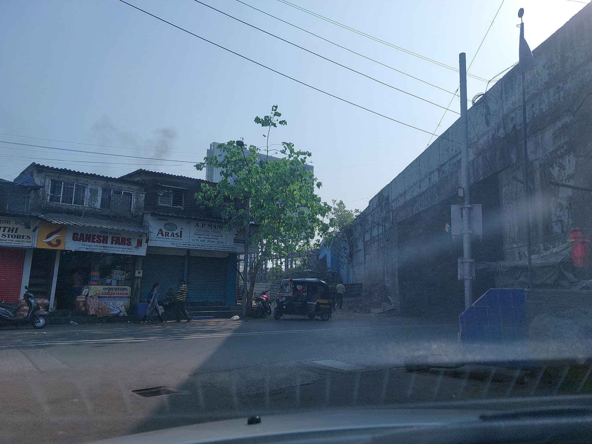 Street view near Hotel Sunny, Mumbai — © NiharikaY (CC BY-SA · Mapillary)