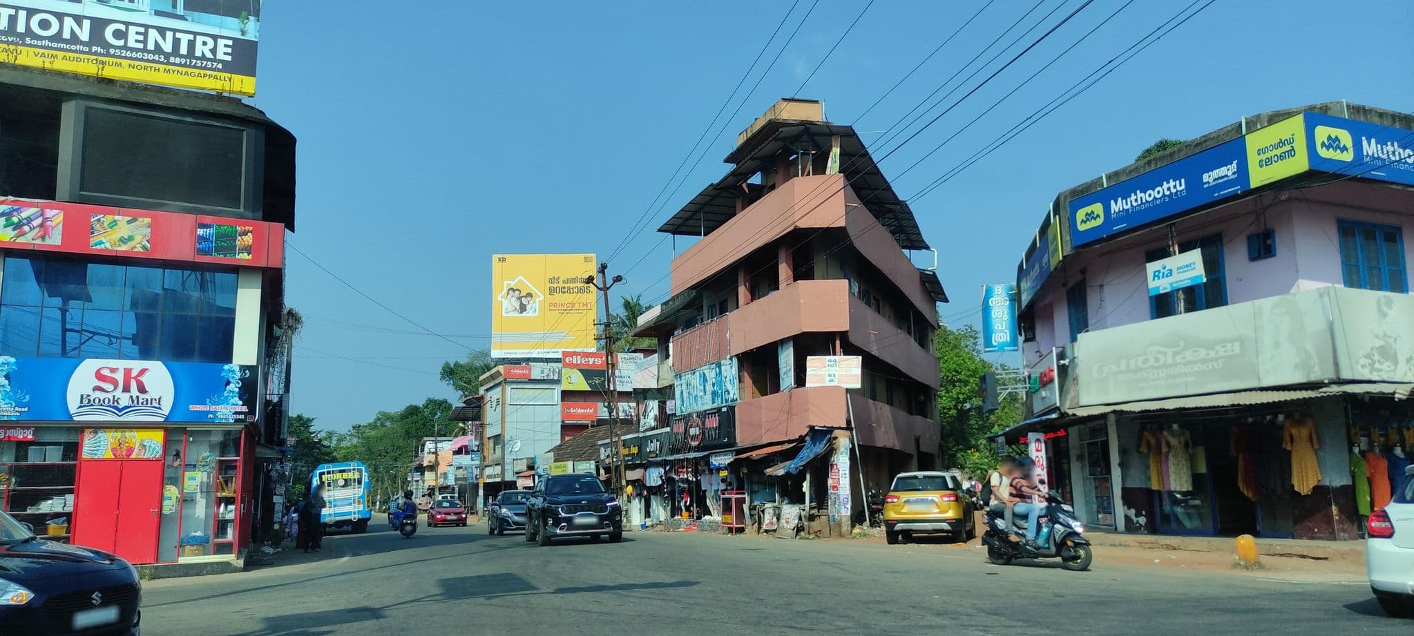 Street view near Shareefa lodge, Thodiyoor — © V15 (CC BY-SA · Mapillary)