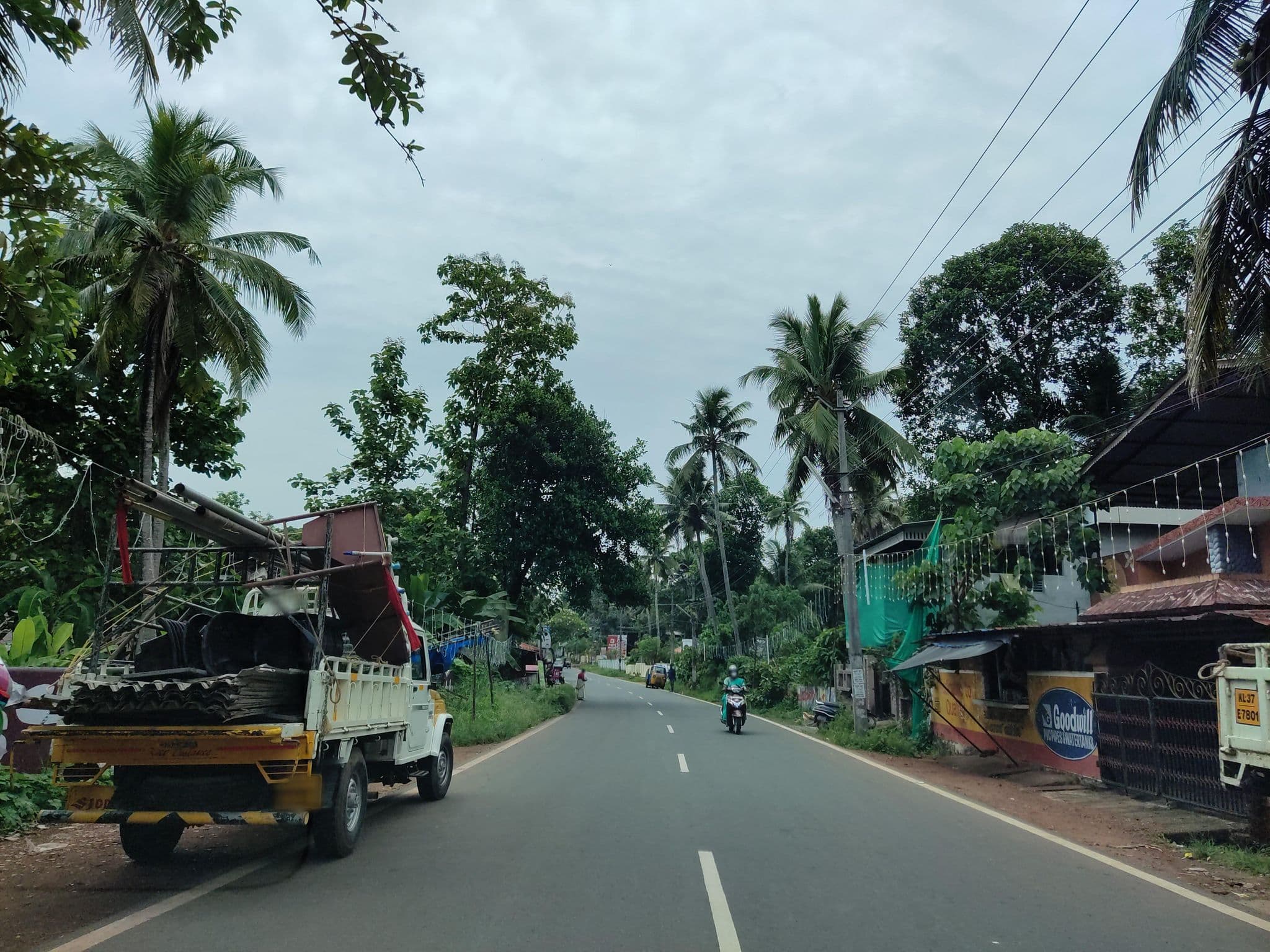 Street view near CHAITANYA HOTEL, Thazhakara — © V15 (CC BY-SA · Mapillary)