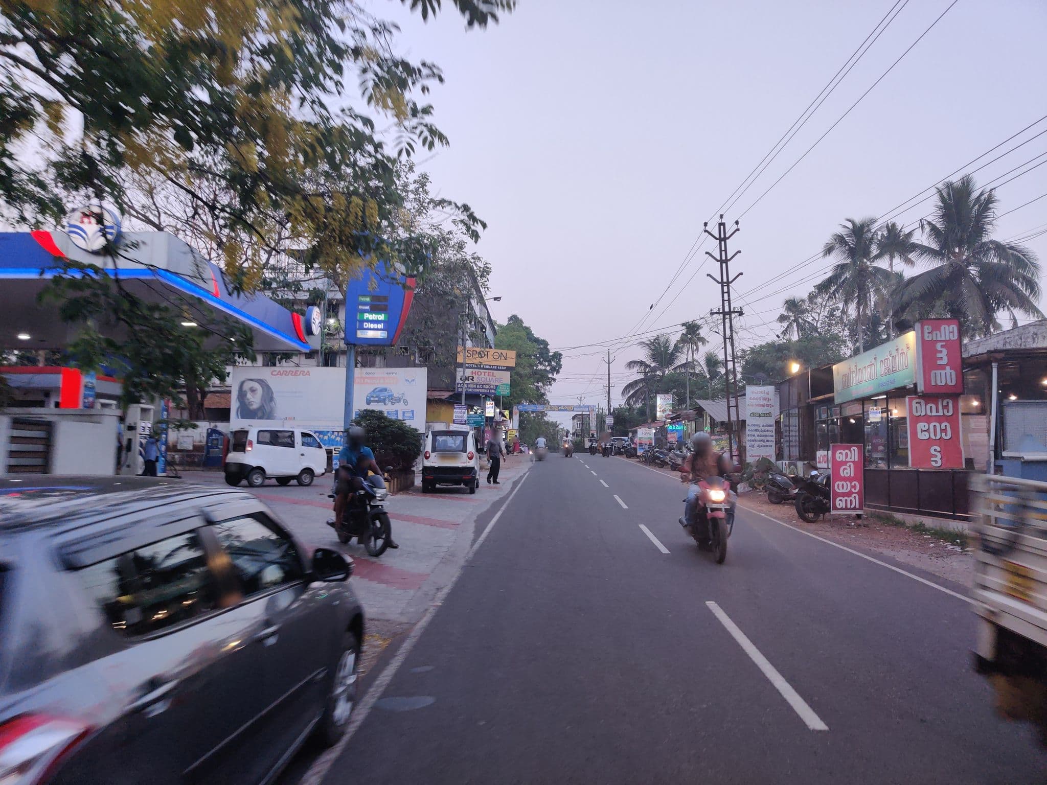 Street view near Biriyani Majilis Valiyaparambu, Poyya — © nithin087 (CC BY-SA · Mapillary)