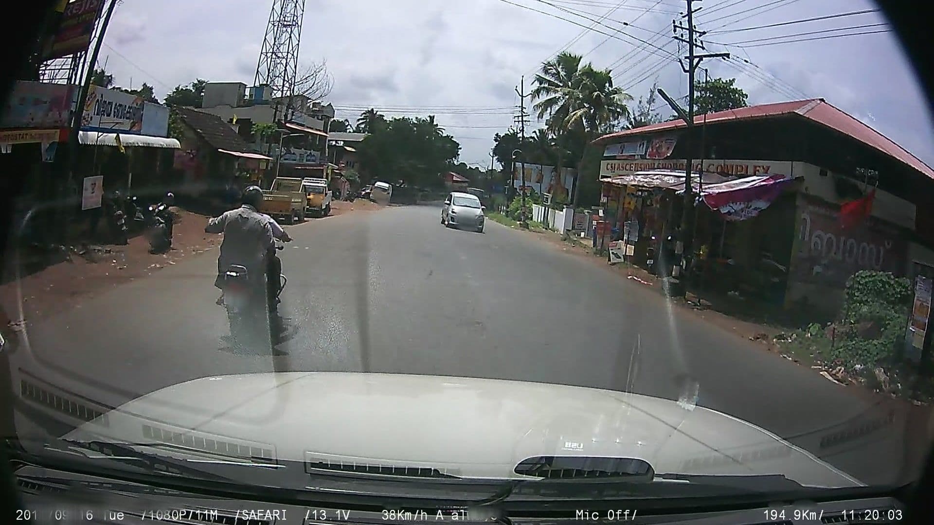 Street view near ambadi hotel, Panachikkad — © johnichan (CC BY-SA · Mapillary)