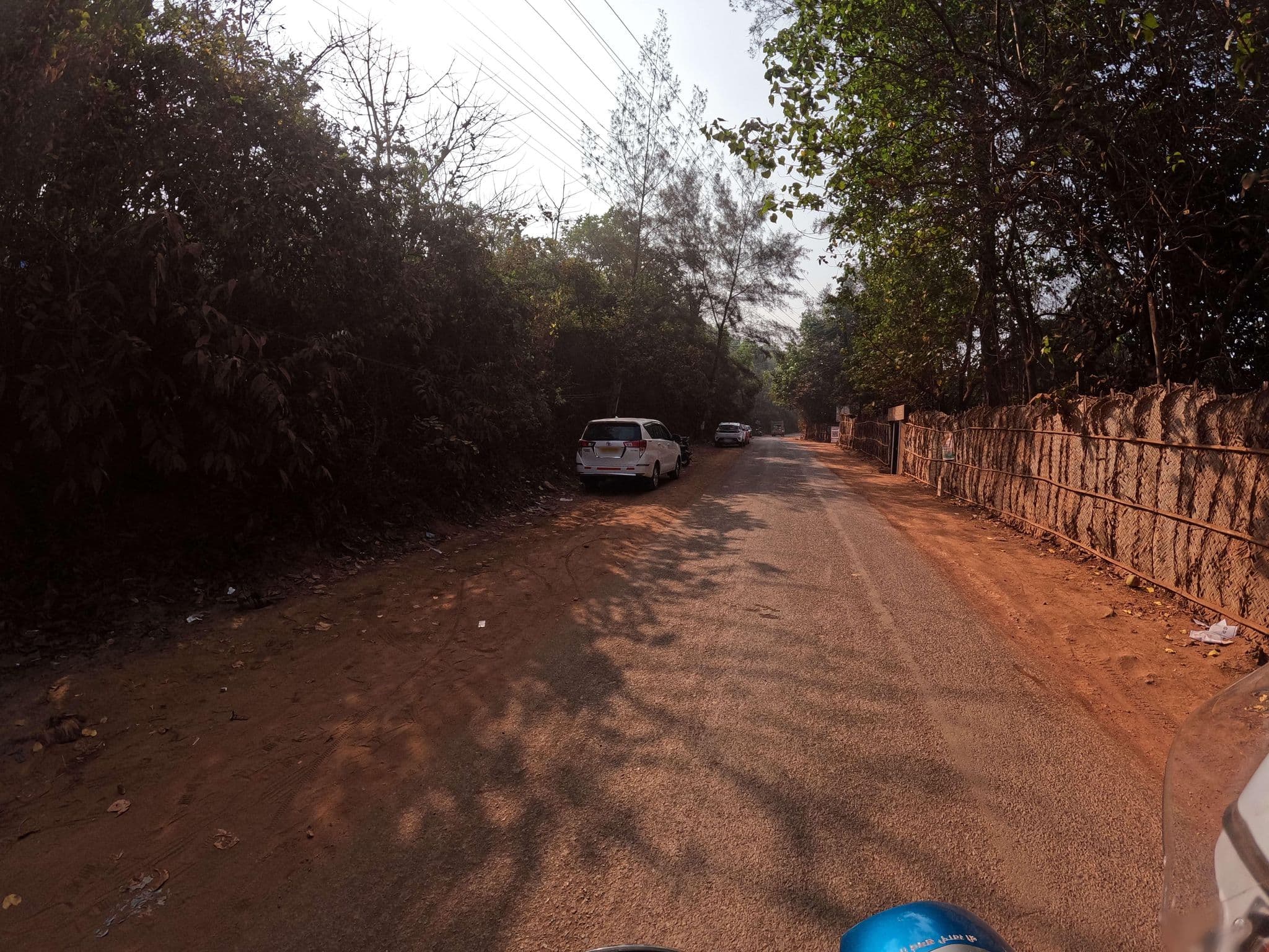 Street view near oyo townhouse, Mandrem — © lucomsky (CC BY-SA · Mapillary)