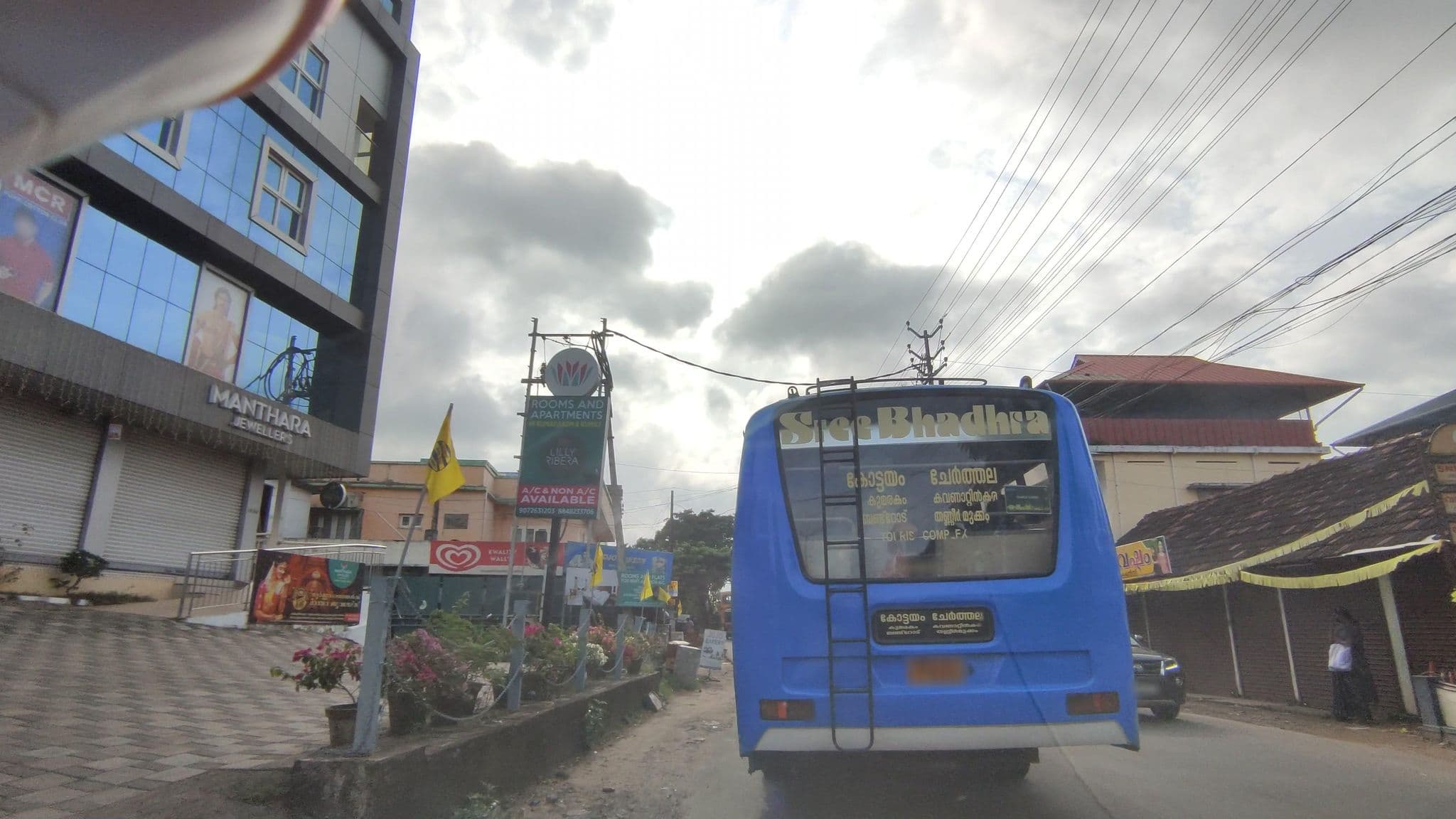 Street view near Lilly Ribera, Chengalam — © V15 (CC BY-SA · Mapillary)