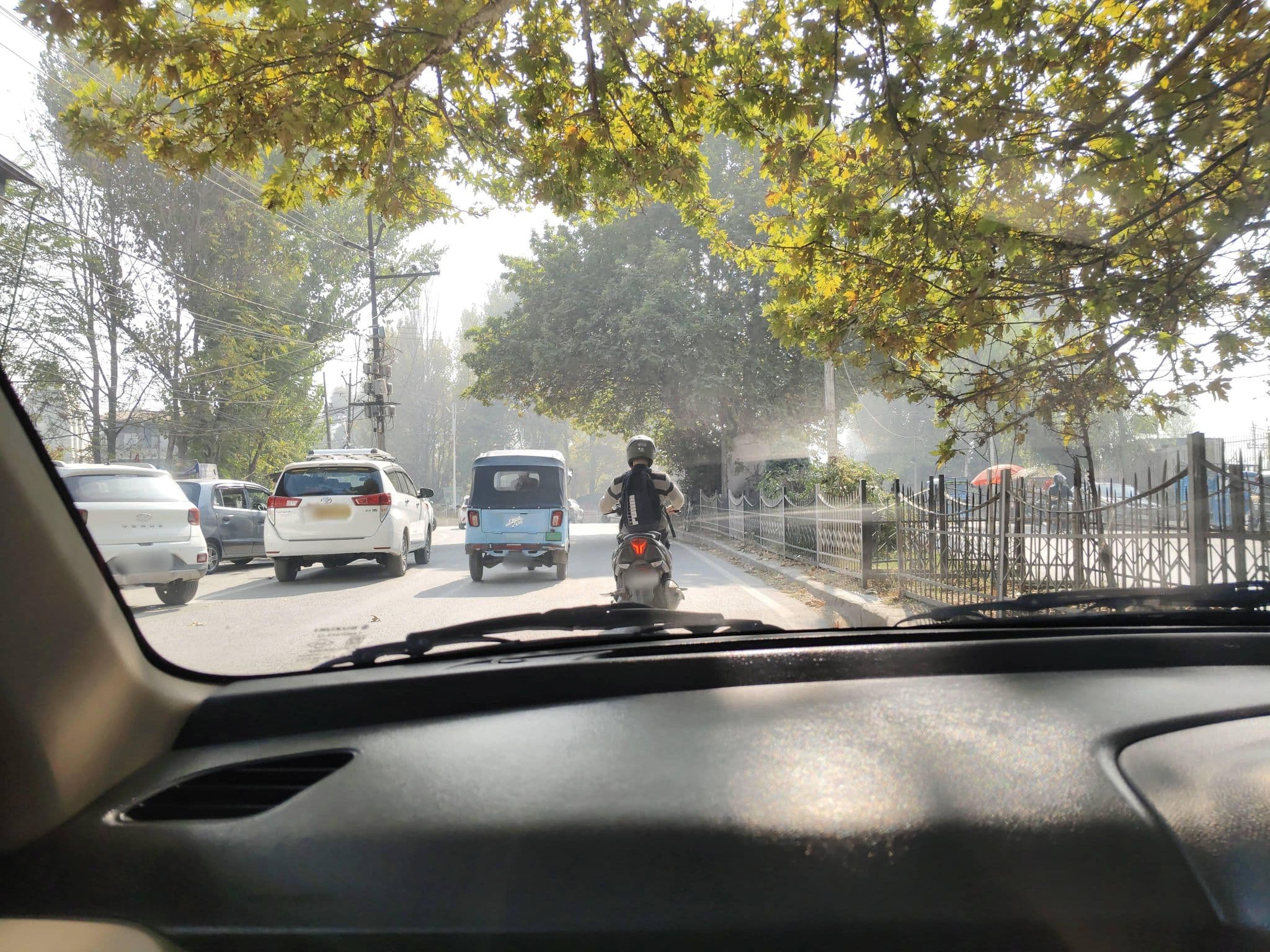 Street view near Hotel Royal Samad, Srinagar — © Alpineguy (CC BY-SA · Mapillary)