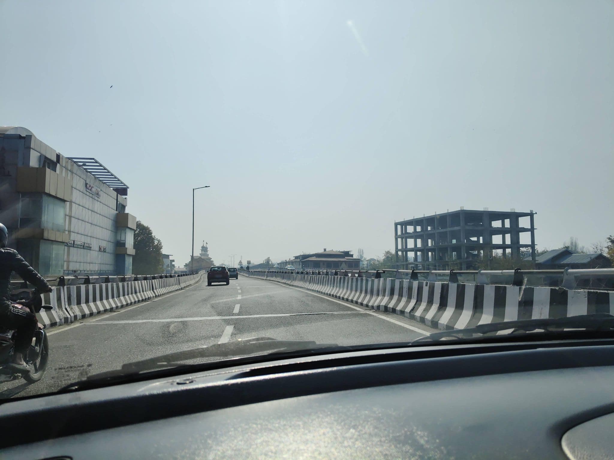 Street view near Mumtaz Hotel, Srinagar — © Alpineguy (CC BY-SA · Mapillary)