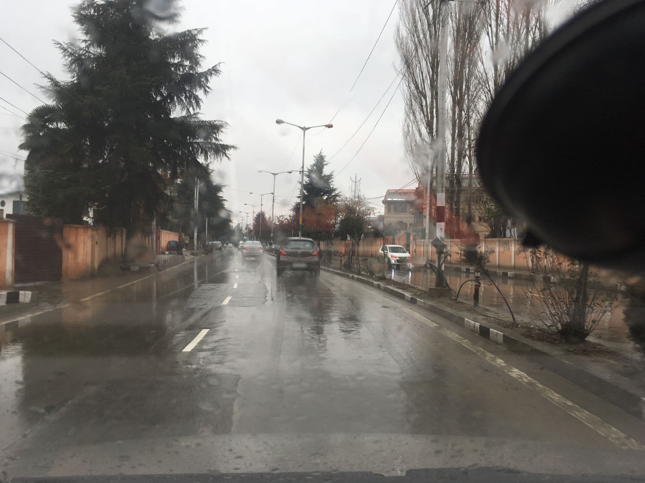 Street view near Lone Star Hotel, Srinagar — © seismoguy (CC BY-SA · Mapillary)