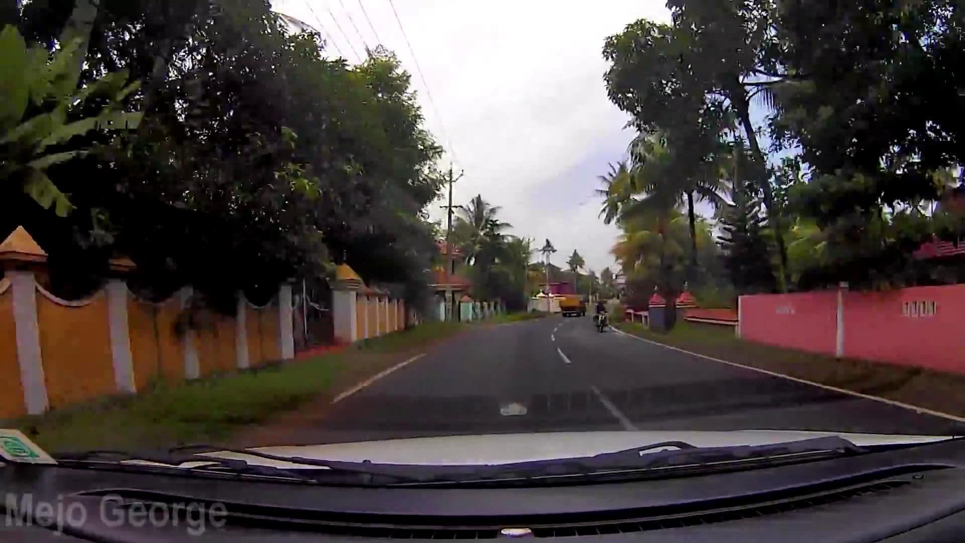 Street view near tharavad hotel, Pullur — © cut (CC BY-SA · Mapillary)