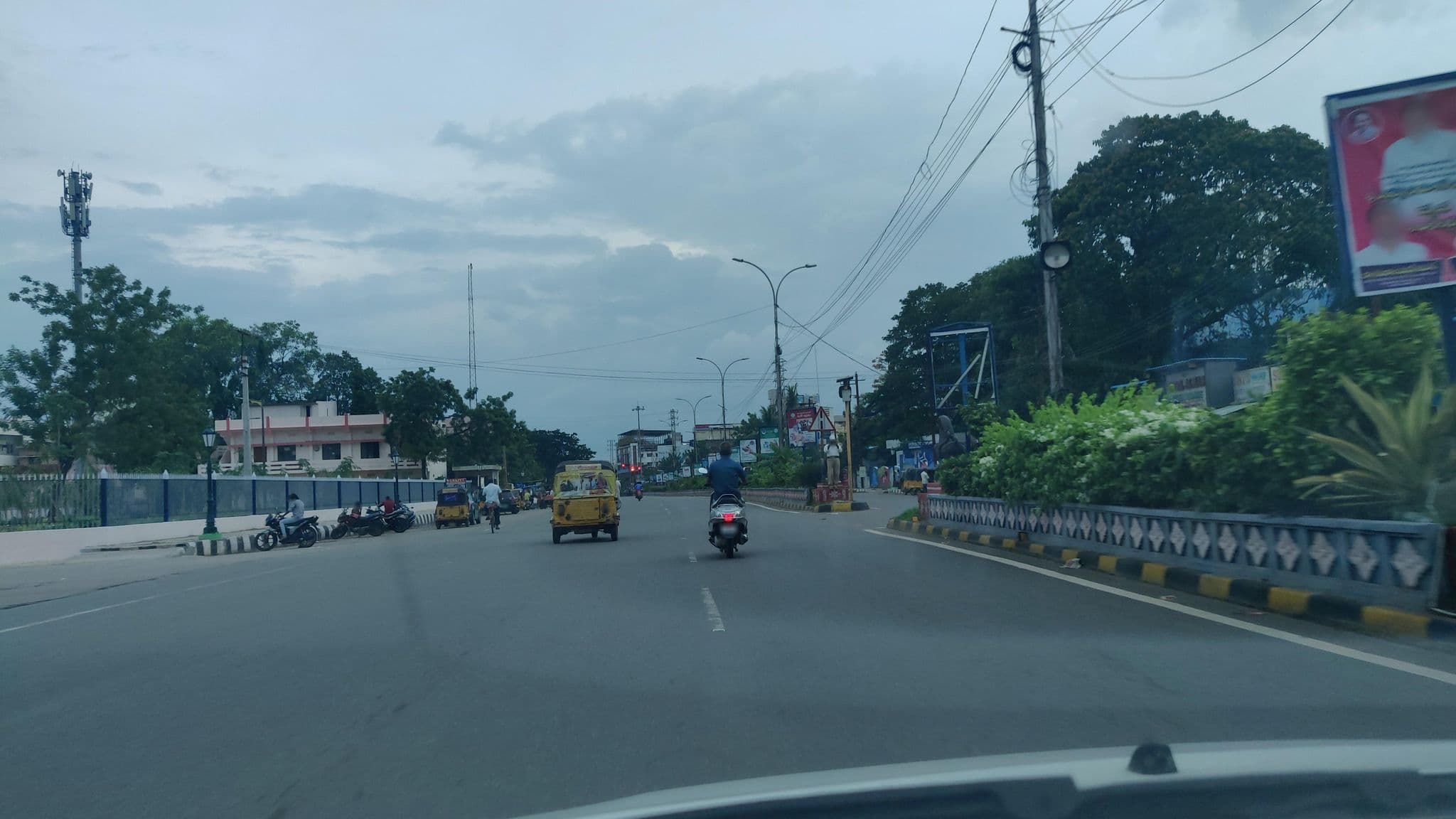 Street view near Hotel Raiyaan's, Warangal — © srinivasganji (CC BY-SA · Mapillary)