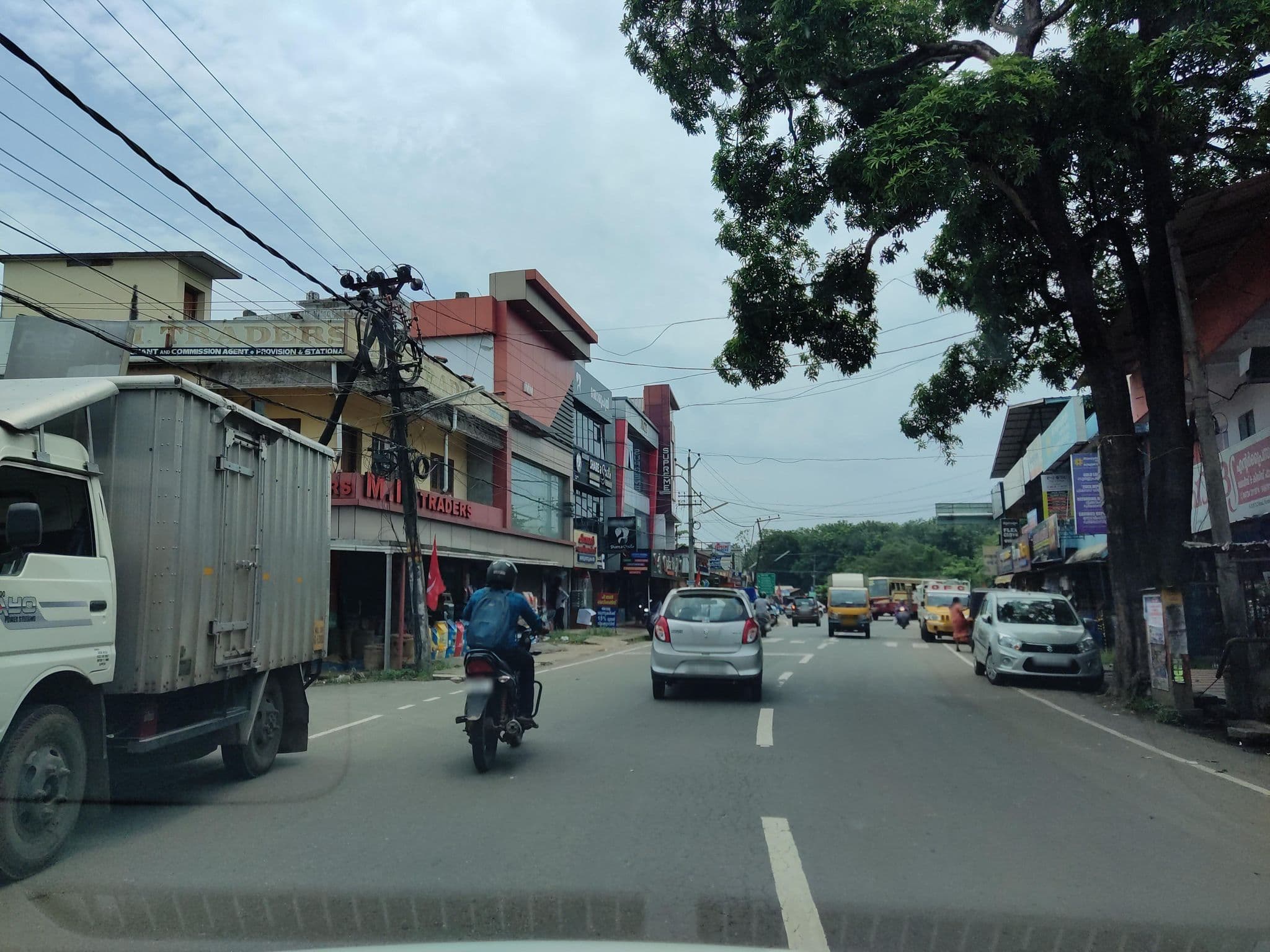 Street view near Velmuruka Restaurant, Adūr — © V15 (CC BY-SA · Mapillary)
