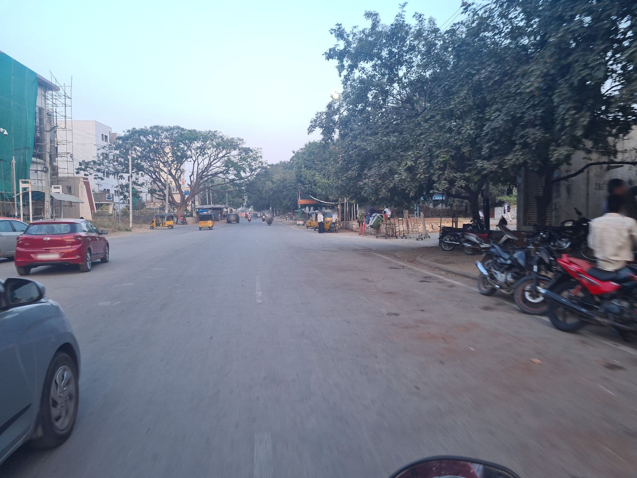 Street view near Brundavanam Hotel, Serilingampalle — © kesana (CC BY-SA · Mapillary)