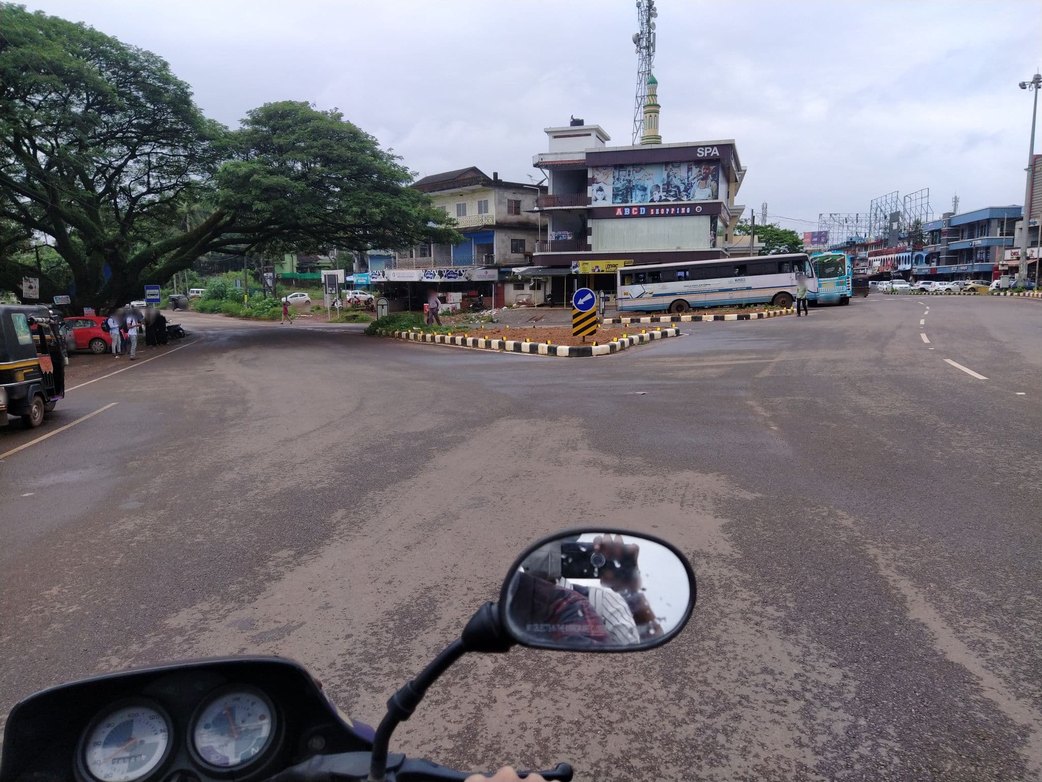 Street view near Sri Mayangara, Chengala — © vipindas3927 (CC BY-SA · Mapillary)