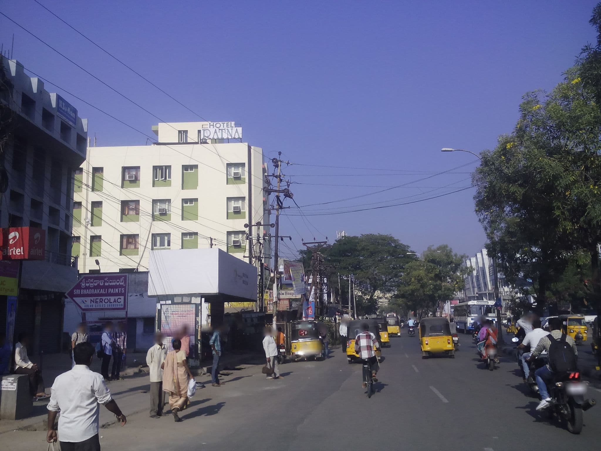 Street view near kohinoor hotel, Warangal — © avinash (CC BY-SA · Mapillary)