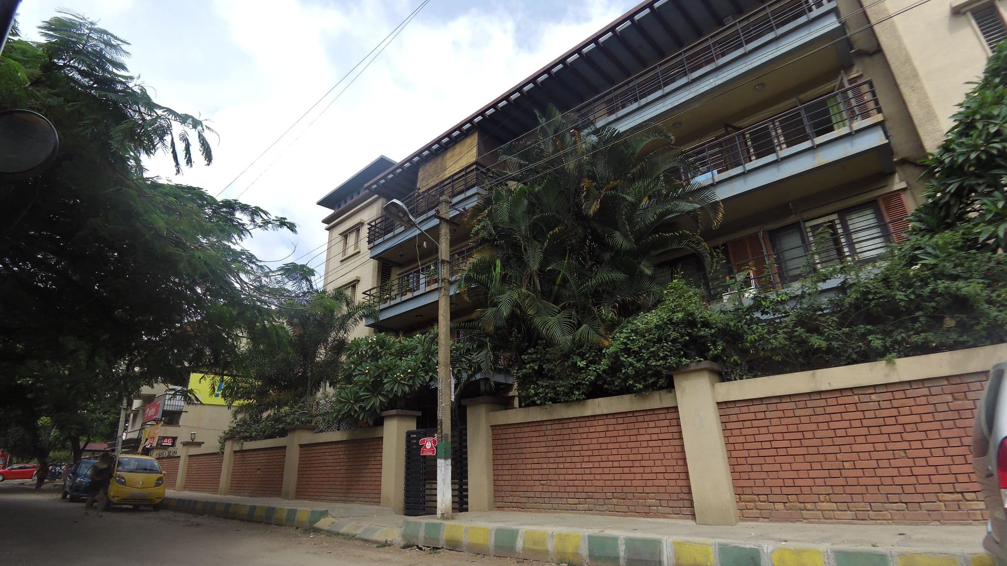 Street view near Umiya Laburnum, Bengaluru — © maning (CC BY-SA · Mapillary)