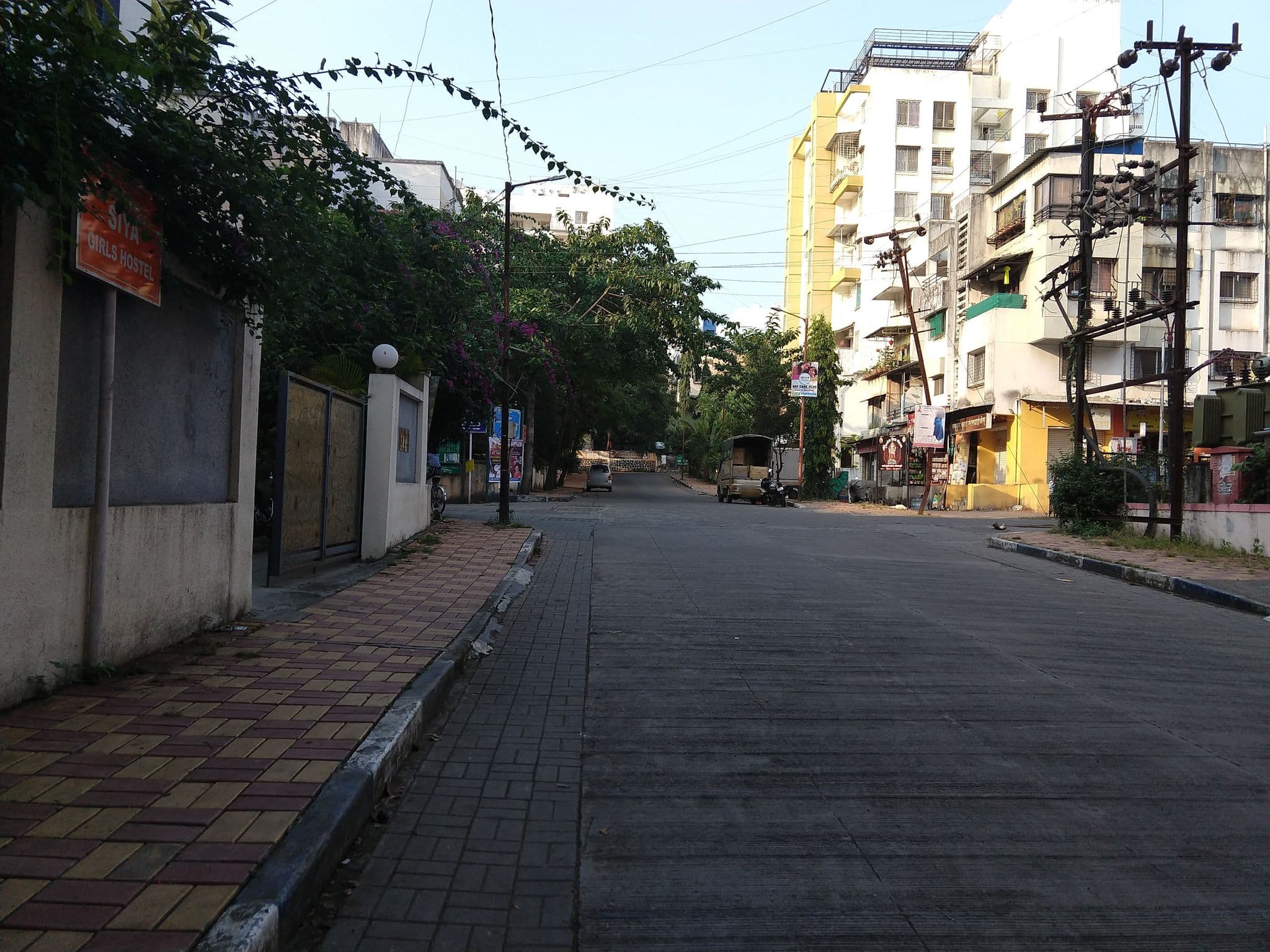 Street view near Siya Girls' Hostel, Pune — © abhyankar (CC BY-SA · Mapillary)