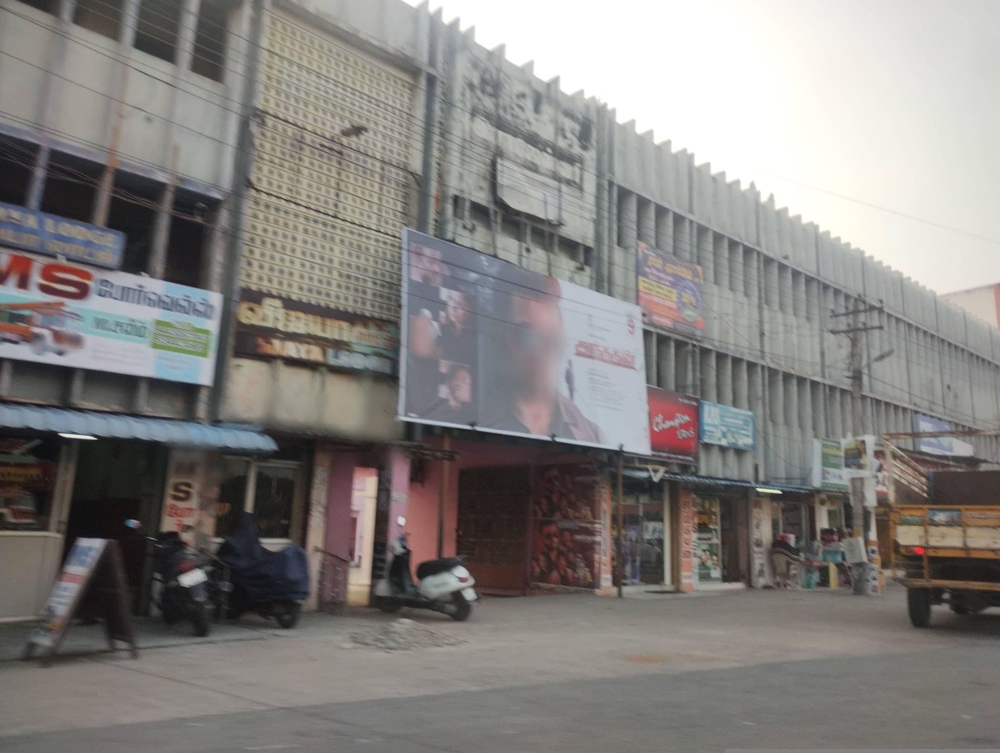 Street view near Vijaya Lodge, Rānipet — © mapkb (CC BY-SA · Mapillary)