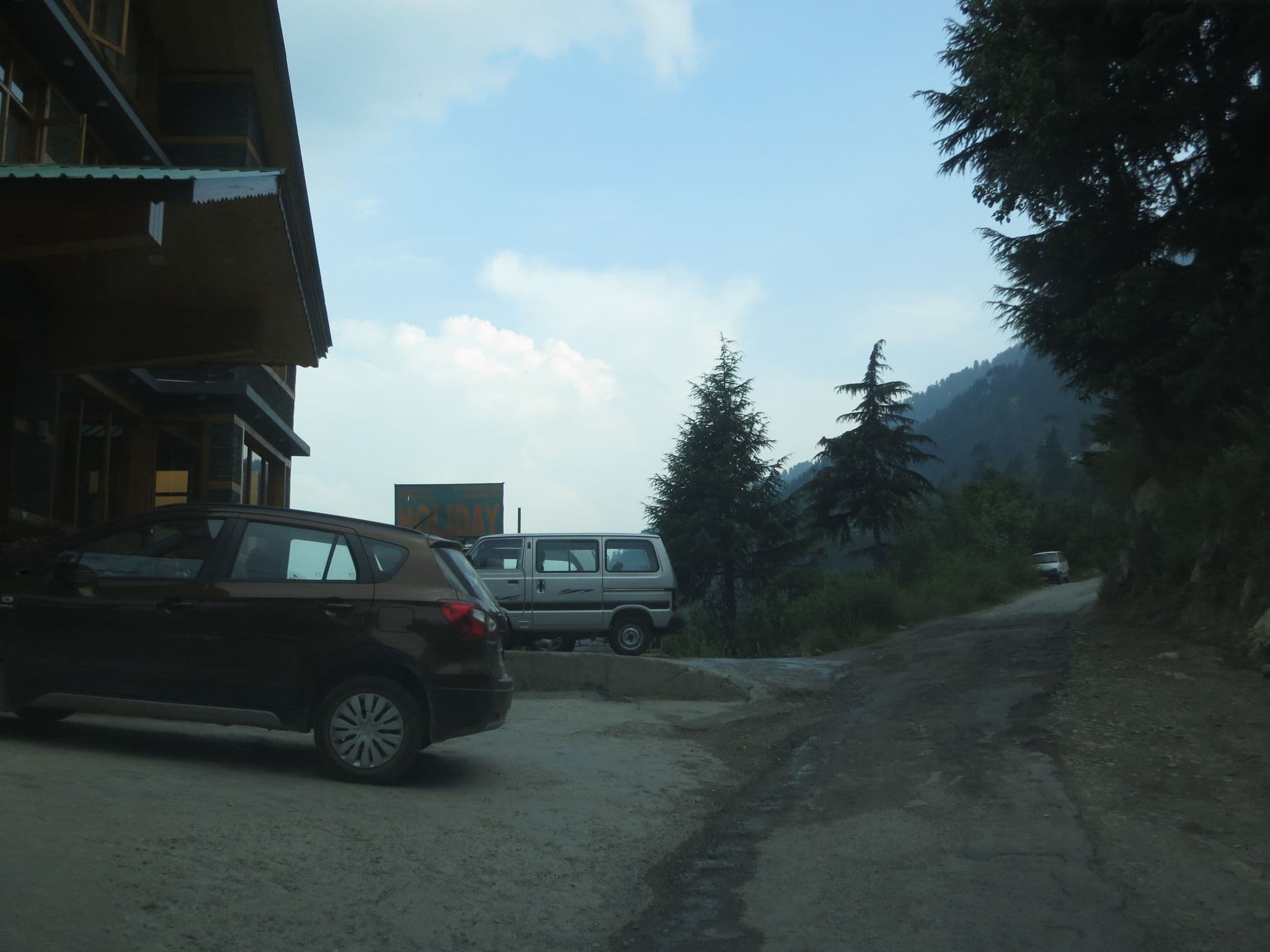Street view near Holiday Heights, Kulu