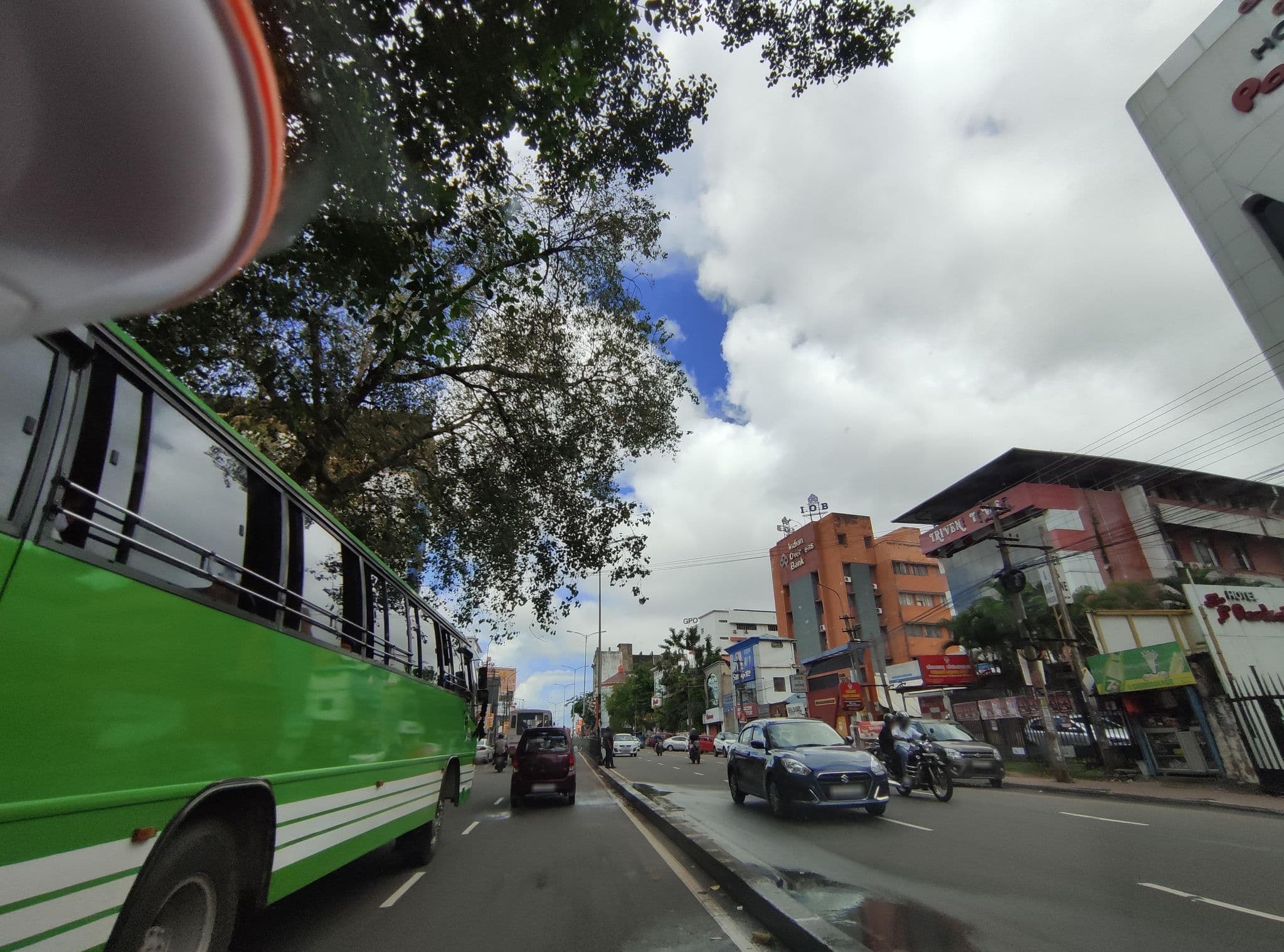Street view near Chirag Inn, Thiruvananthapuram