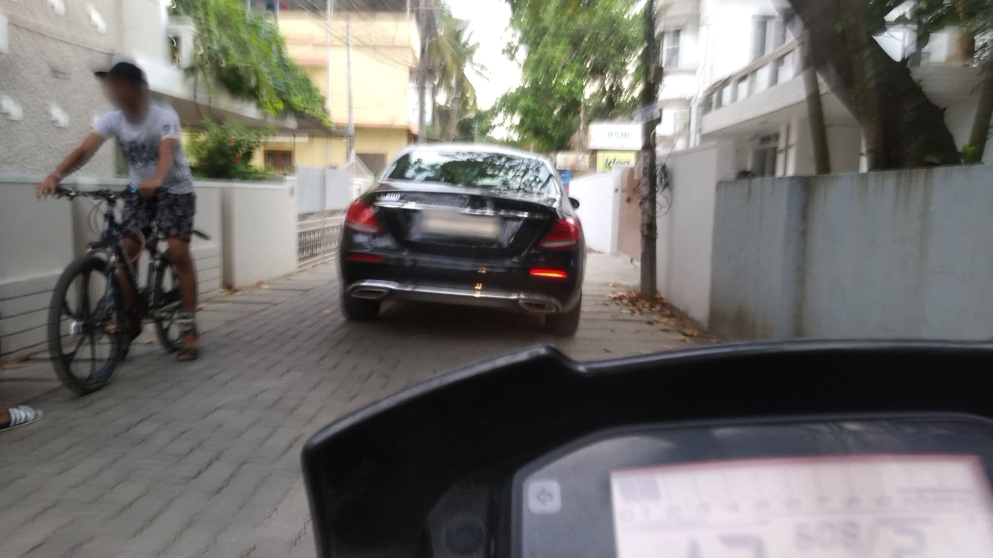 Street view near Simrin Residency, Kanayannur — © jothishbabu (CC BY-SA · Mapillary)