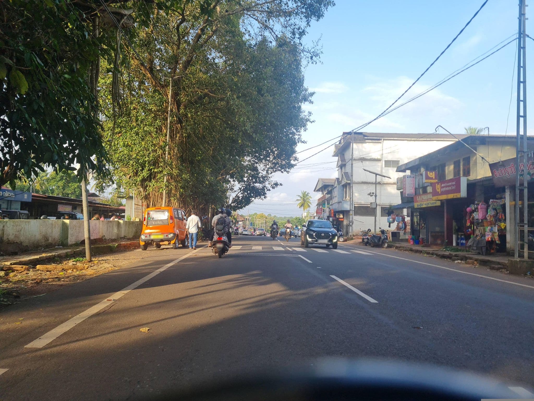 Street view near Dwaraka, Taliparamba — © dinshkm (CC BY-SA · Mapillary)