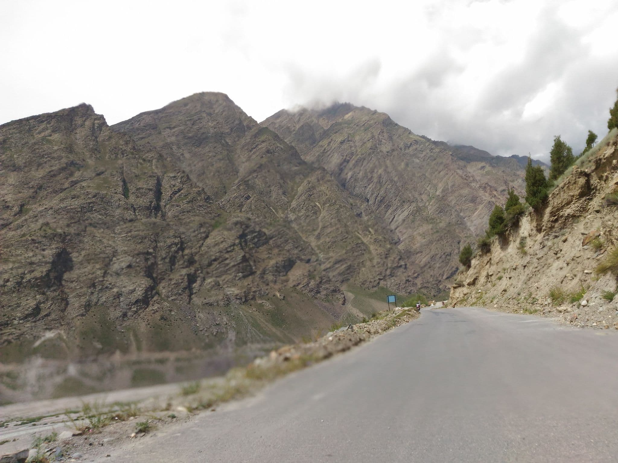 Street view near Dhaba (bed & food), Kyelang