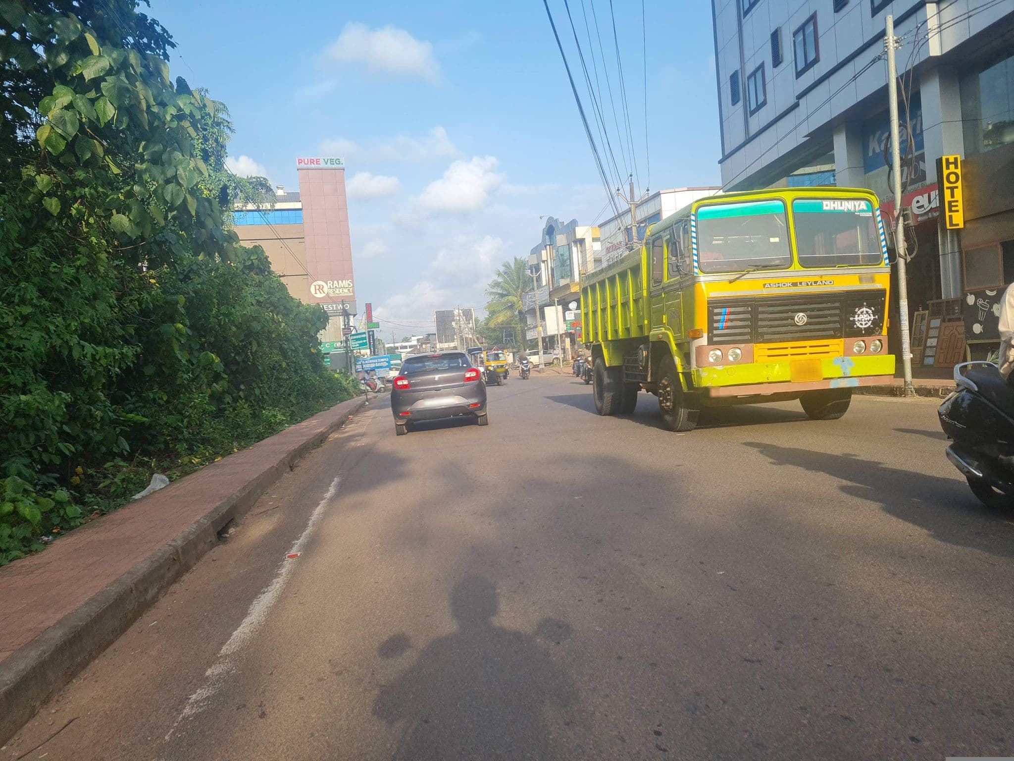 Street view near Bharath residency, Taliparamba — © dinshkm (CC BY-SA · Mapillary)